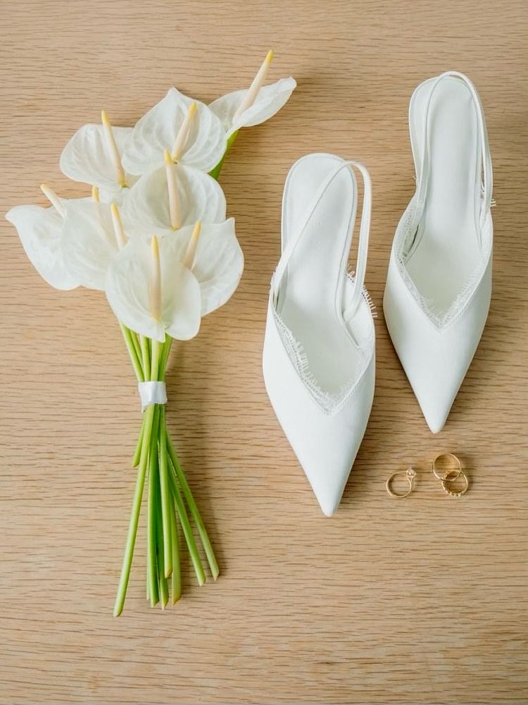 Anthurium bouquet for a stunning bride @kirstie_evans