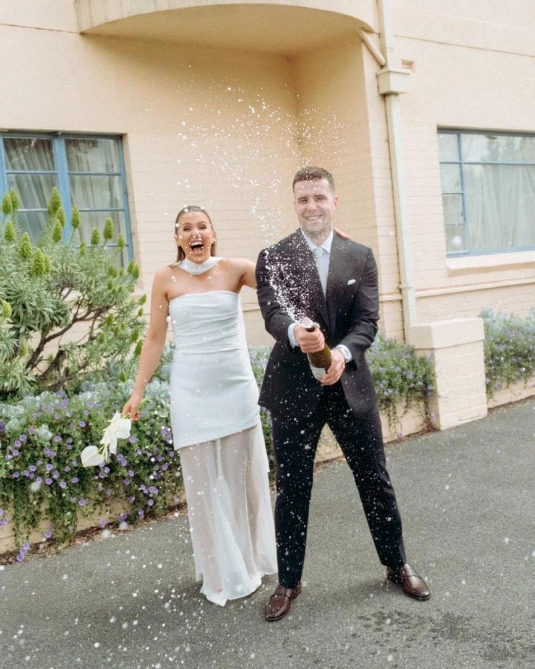 Planning your wedding for 2026? Get in touch and let&rsquo;s make your special day&hellip;sensational 🍾

#melbourneflorist #weddinginspo #weddingflowers