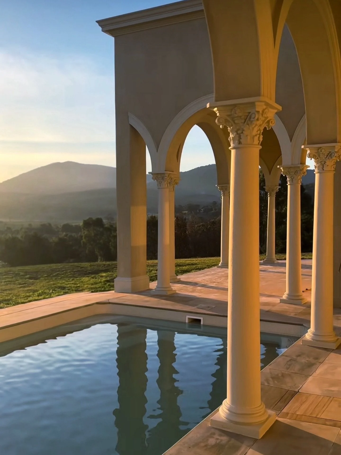 📣 Stunning new venue in Mt Macedon 🌼🥂

@aloramacedon 

#weddingvenuehunting #weddingvenuemelbourne 
#tuscanstylewedding #melbournebrides #weddingflorists #melbourneweddingflorist