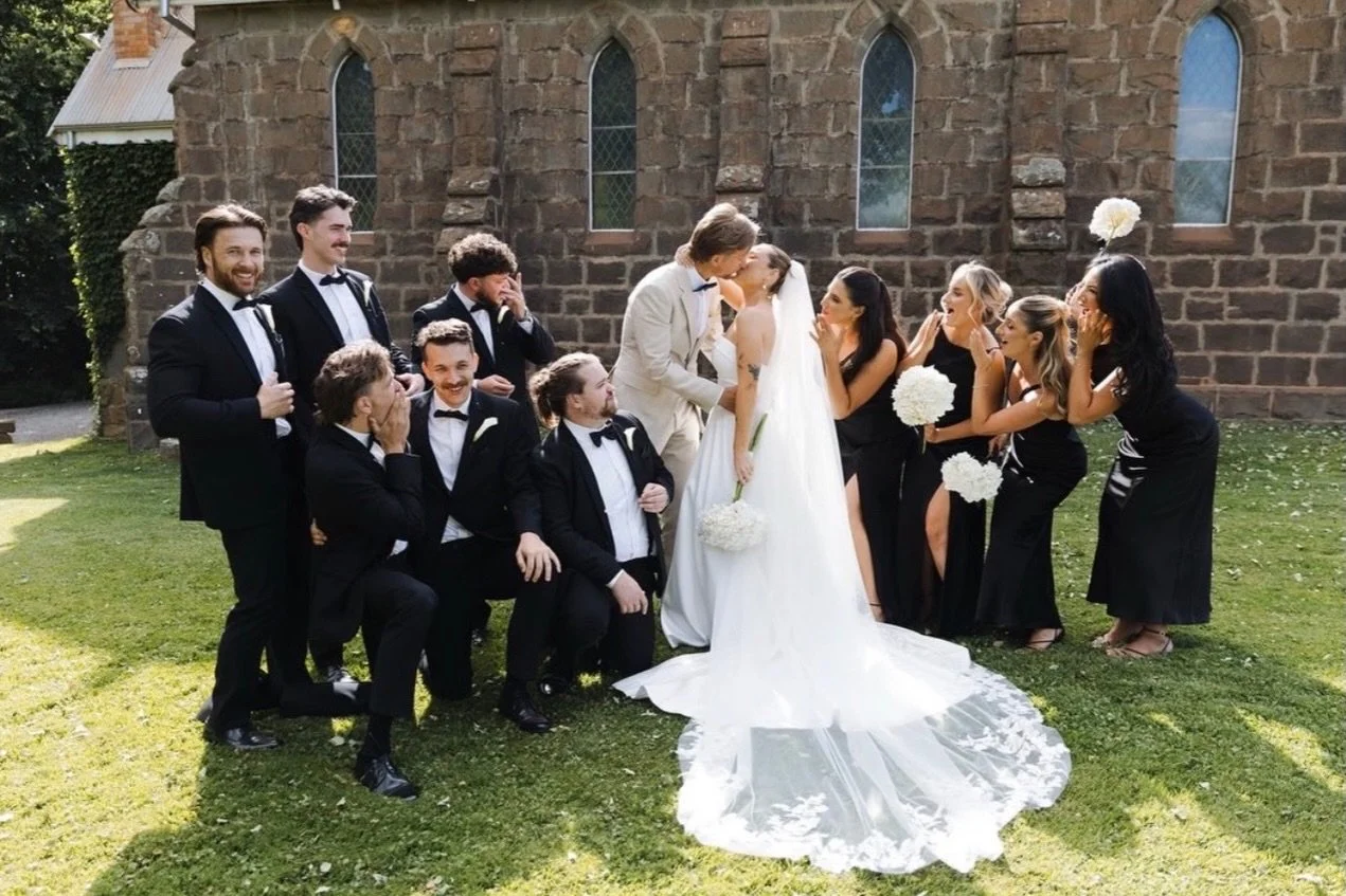 Hydrangeas and Callas &mdash; a match made in heaven.
⠀⠀⠀⠀⠀⠀⠀⠀⠀
Betul &amp; Eammon&rsquo;s Wedding at Scrub Hill 🤍