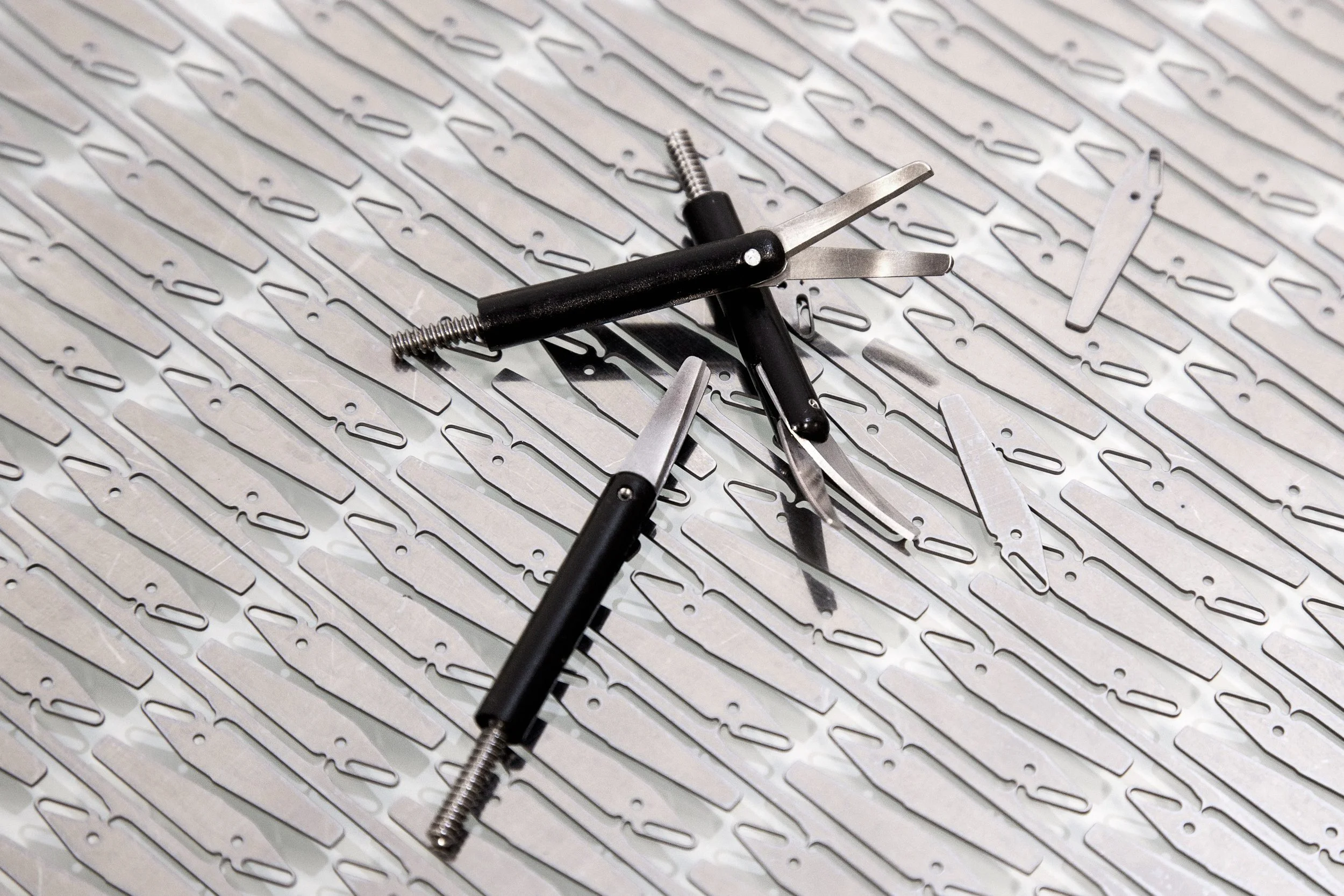 Tiny medical scissor