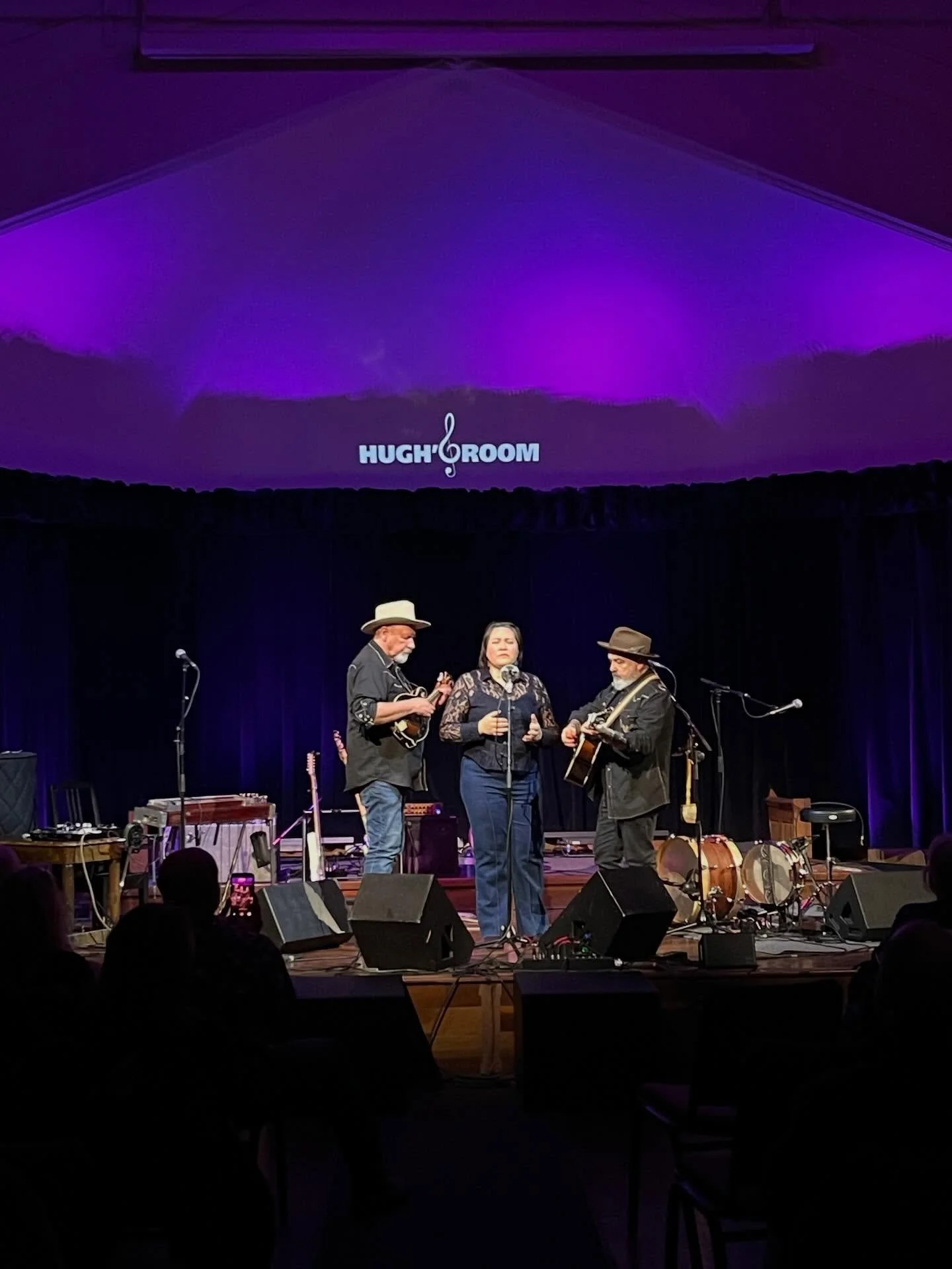 Big Thank You to @hughsroomlive  and all the people that came to the show!🧡✌️#supportlivemusicvenues #yukon #touringmusician