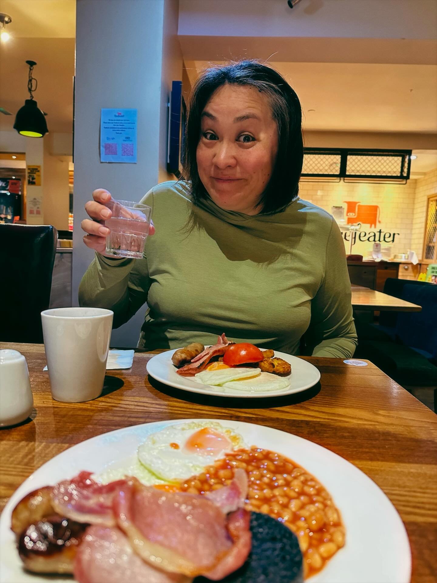 Woke up feeling good, nice full English breakfast and on the road we go!🇬🇧❤️✌️#touringmusician #boltenlesands #yukon @spotonlancashire