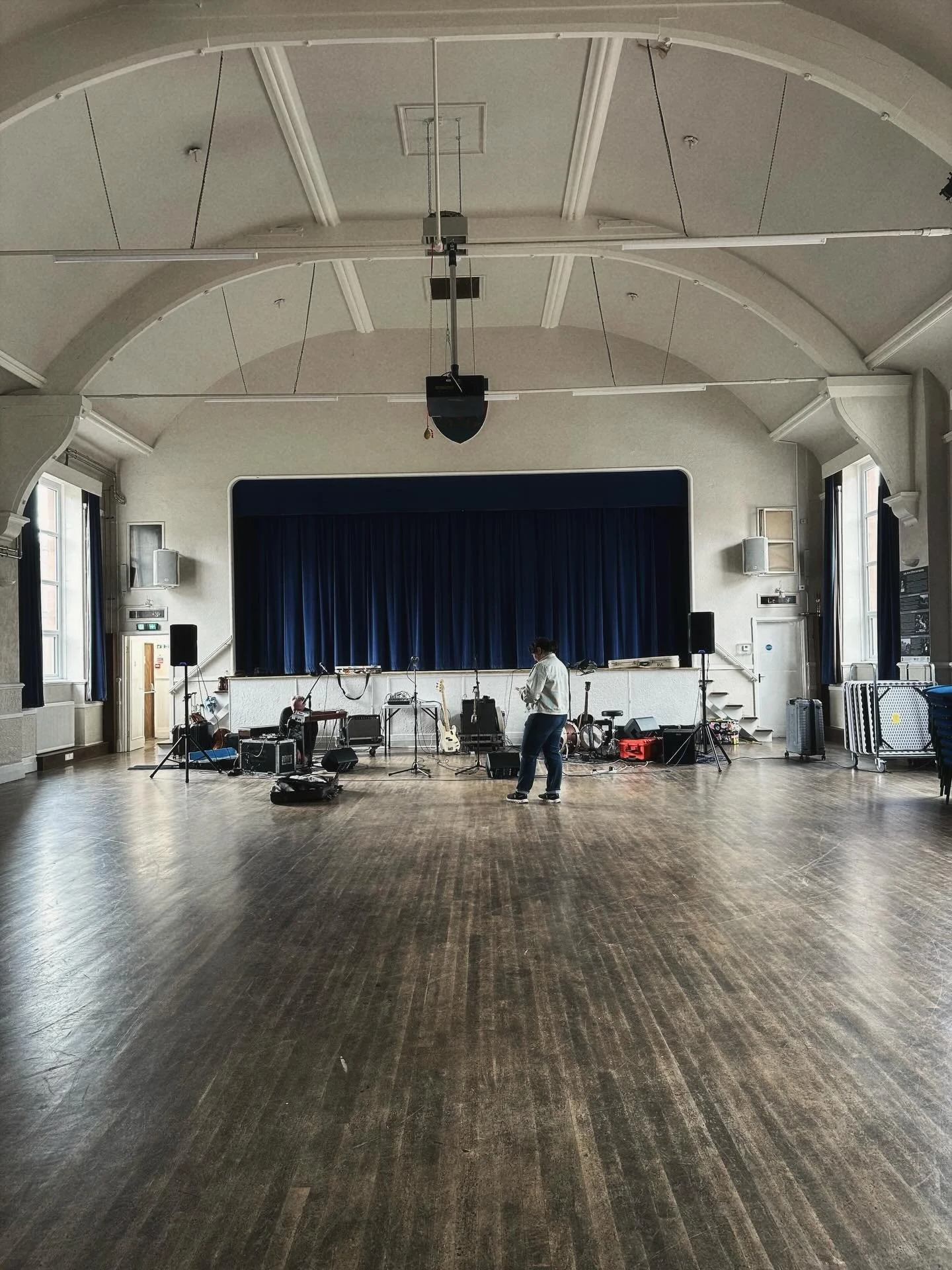 We are in the beautiful town of Appleby🇬🇧 show starts at 7:30pm🎵✌️🎸🥁