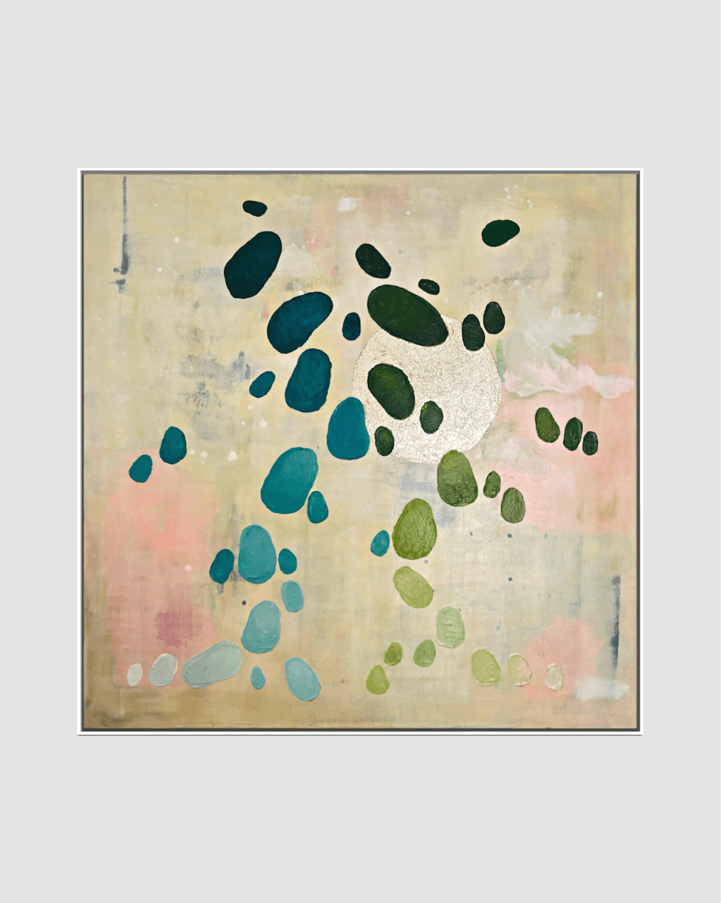 Inventing New Ground - ein abstraktes Kunstwerk der Serie Dancing Palette von Birgit Trofer, in dem es um die Begegnung einer neuen Lebensphase mit positiver Haltung, Zuversicht und Leichtigkeit geht, im weißen Schattenfugenrahmen.