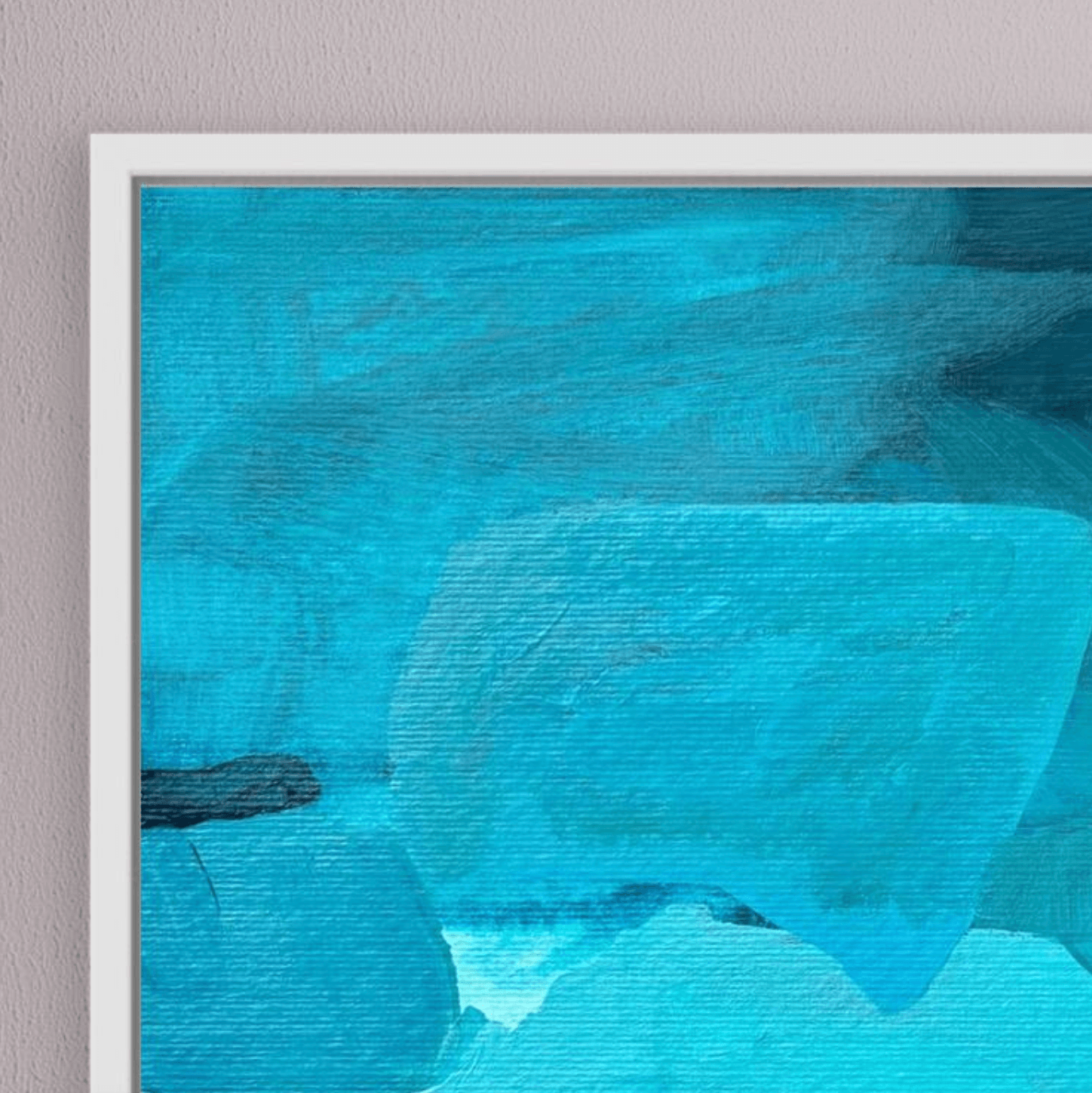 Detailansicht des Fine Art Prints Deep Swell von Birgit Trofer. Fokus auf die aufregende Farbpracht aus warmem Violett und Limettengrün sowie den präzisen Übergang zum weißen Schattenfugenrahmen.