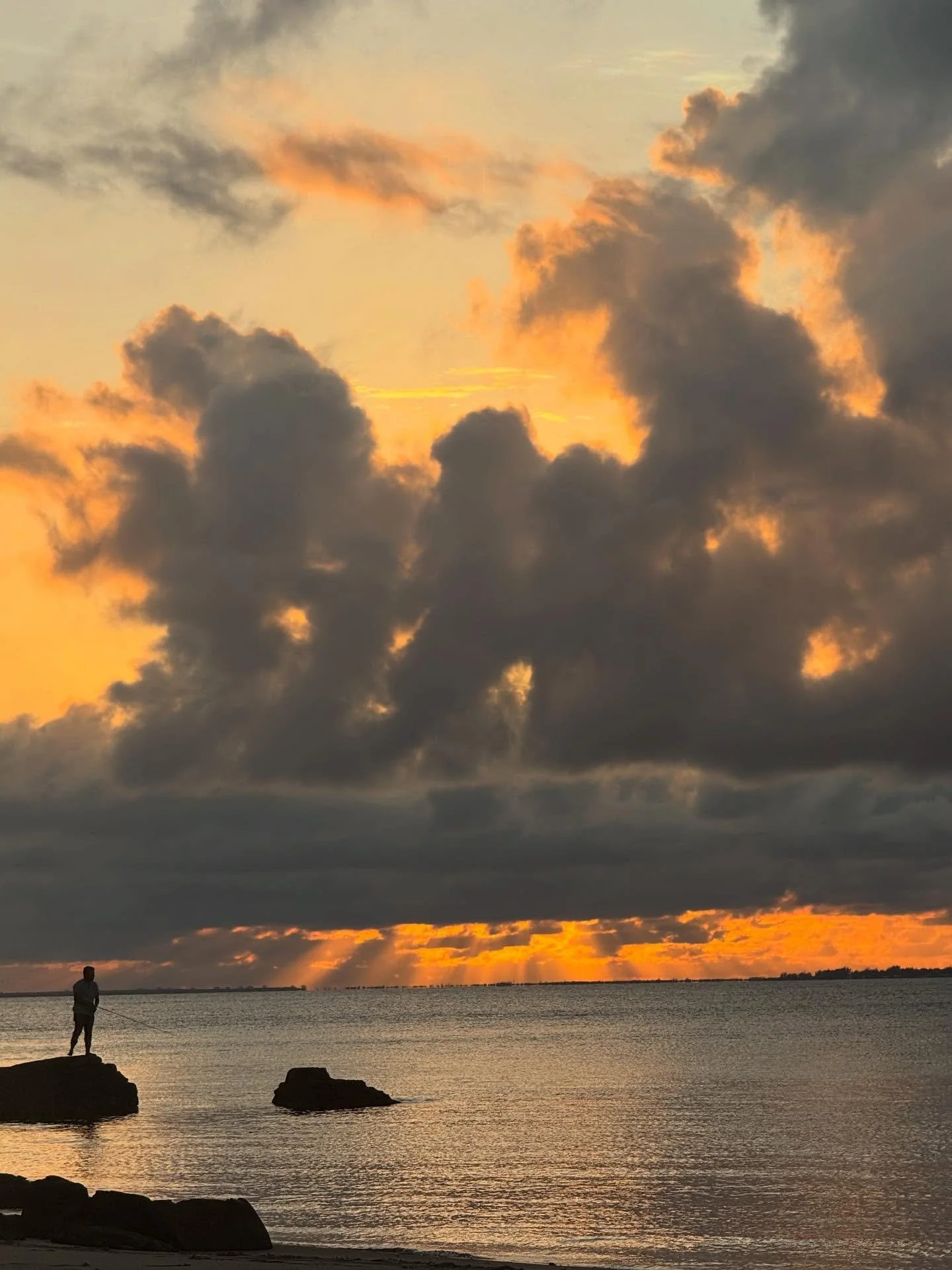 Chasing sunsets, catching peace 🎣🌅 

#sunset #lamu #nature