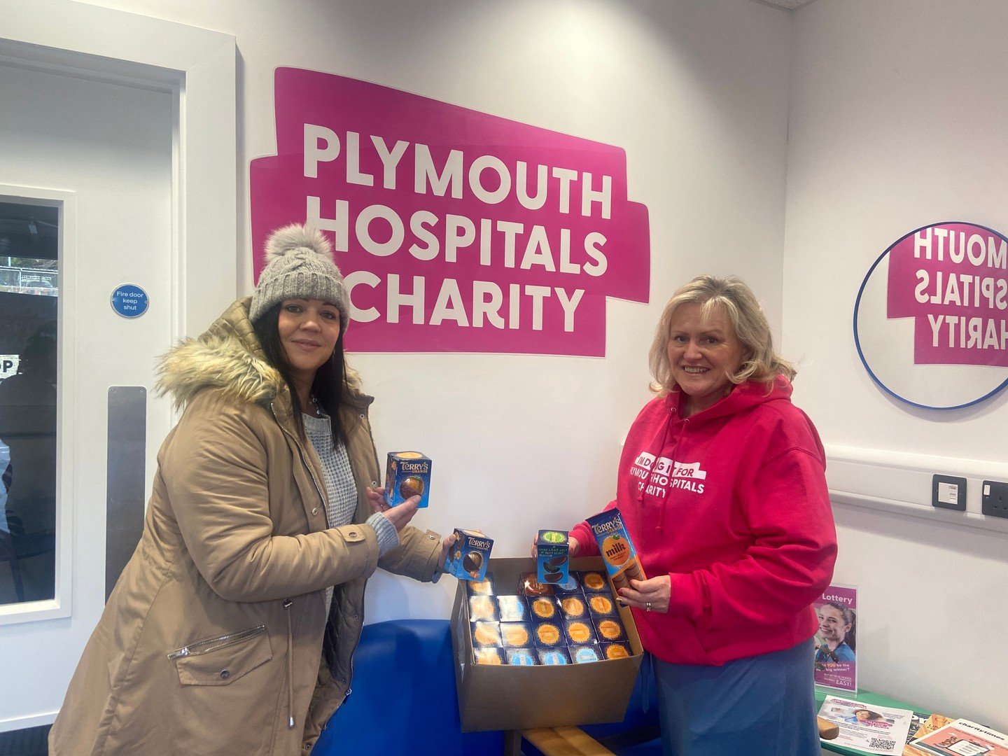 It was so lovely to meet Jen from the Department for Work &amp; Pensions when she visited the hub with a very generous donation of 44 chocolate oranges! 🧡 

Inspired by Team Elliott, who have donated thousands of chocolate oranges to NHS staff acros
