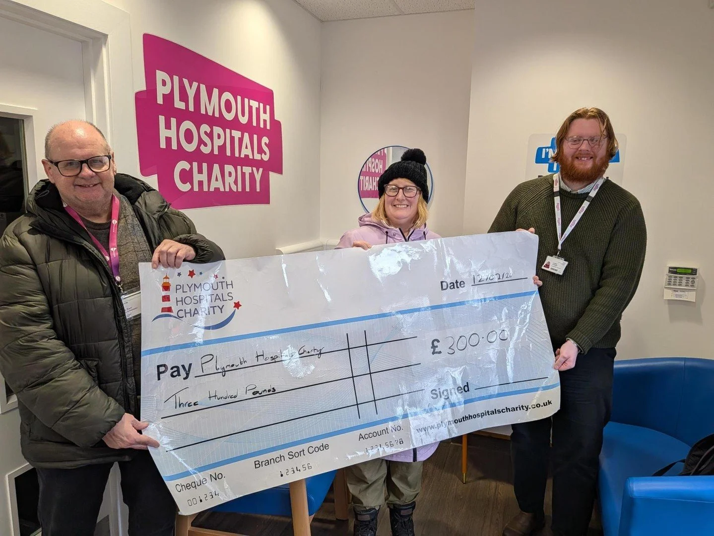 A huge thank you to Doug and Annemarie for visiting us today and presenting this wonderful cheque for &pound;300, which will be going to the Mayflower Ward. This was raised at their Burns Night fundraiser, supporting Kidney Research UK, Hospital Radi