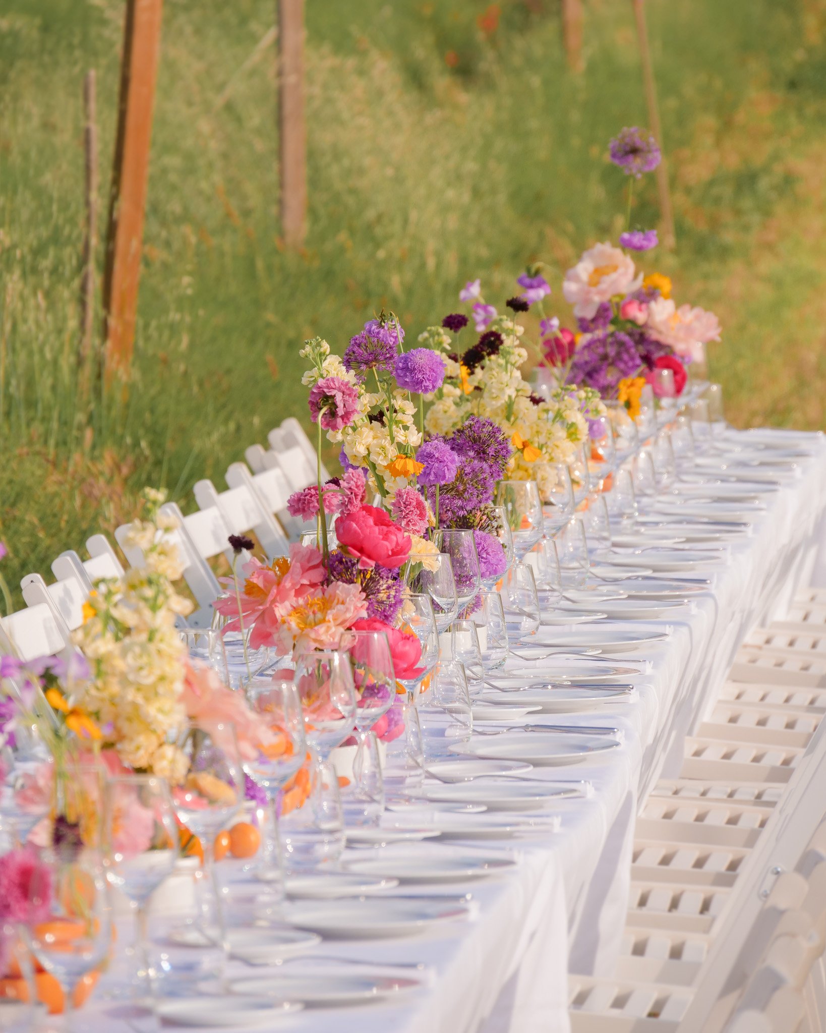 table-mariage-fleurs- colorees.jpg
