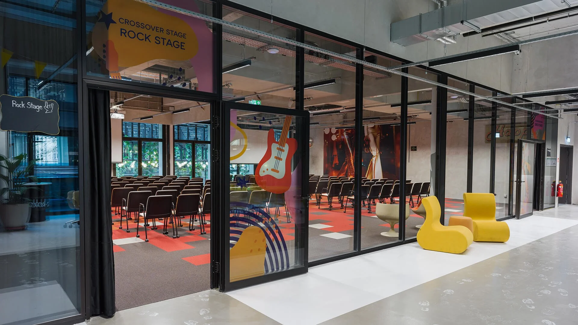 12 DS_Smartvillage-BNK_Crossover-Stage_WebRes_11.jpg