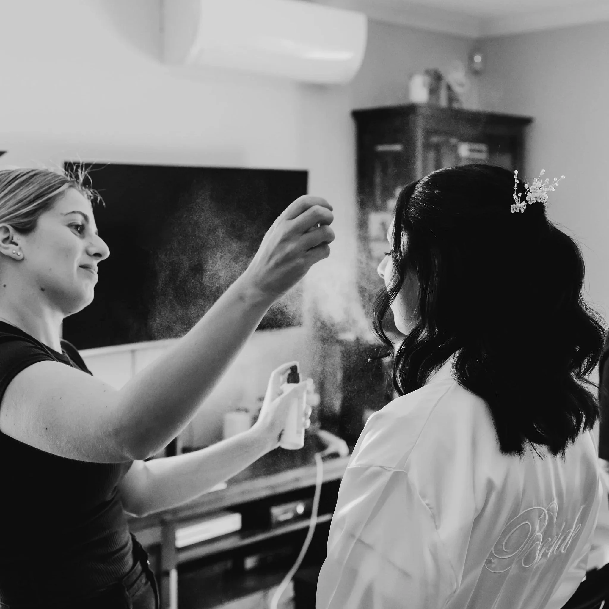 How to Choose a Bridal Makeup Artist for a Destination Wedding in Greece