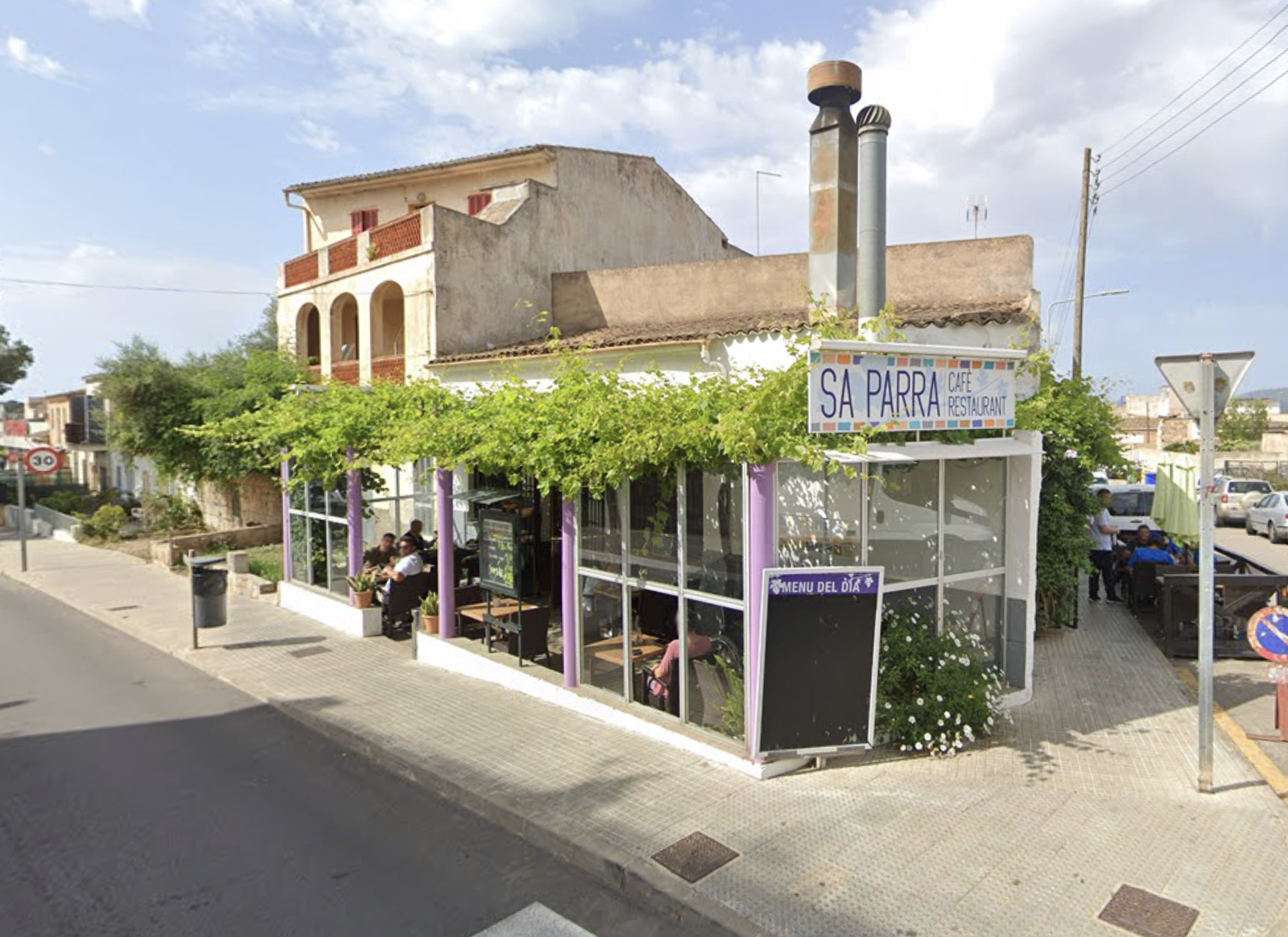 Outside view of Sa Para Restaurant 