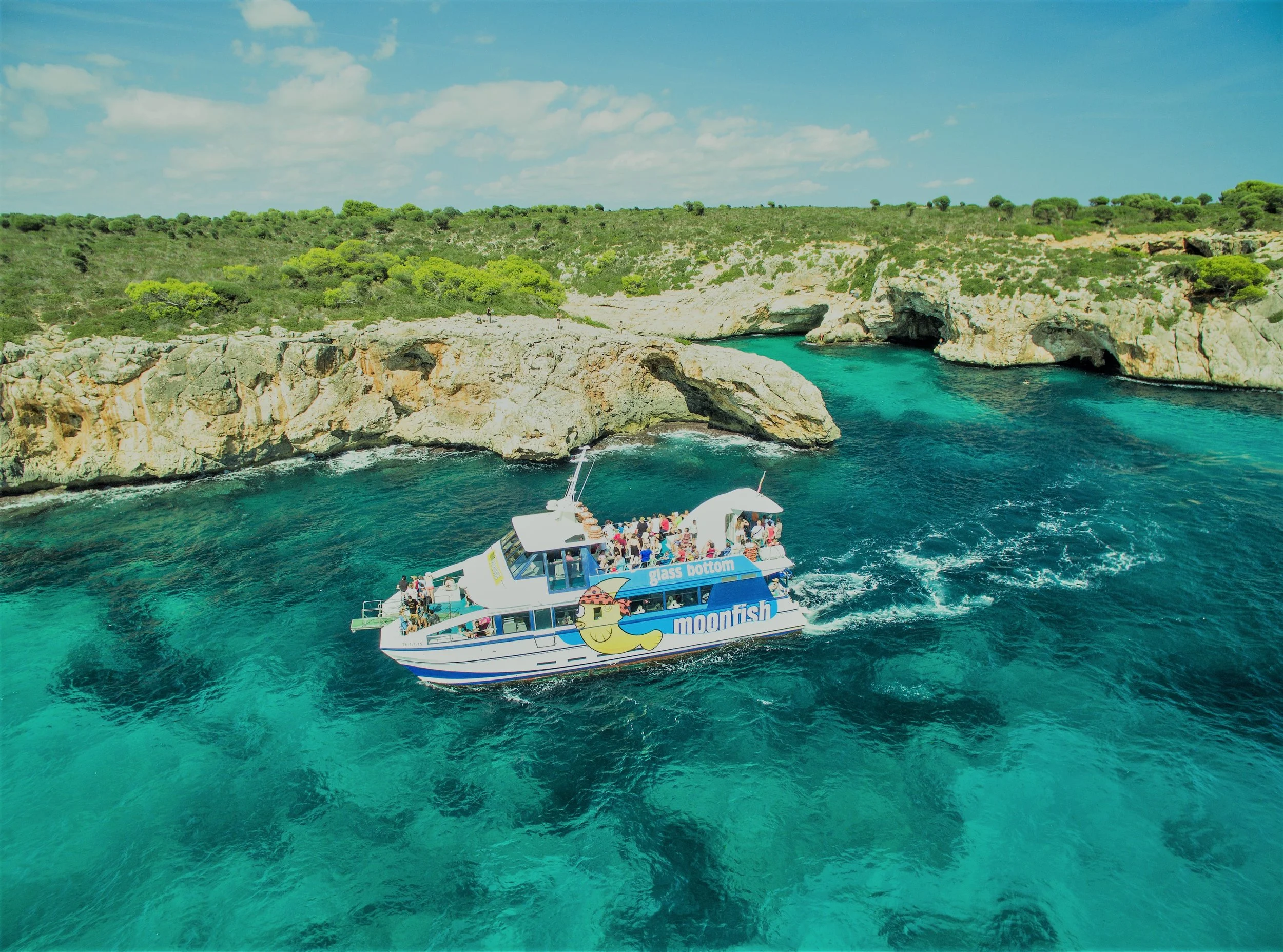 What to Expect on a Glass Bottom Boat Trip in East Mallorca