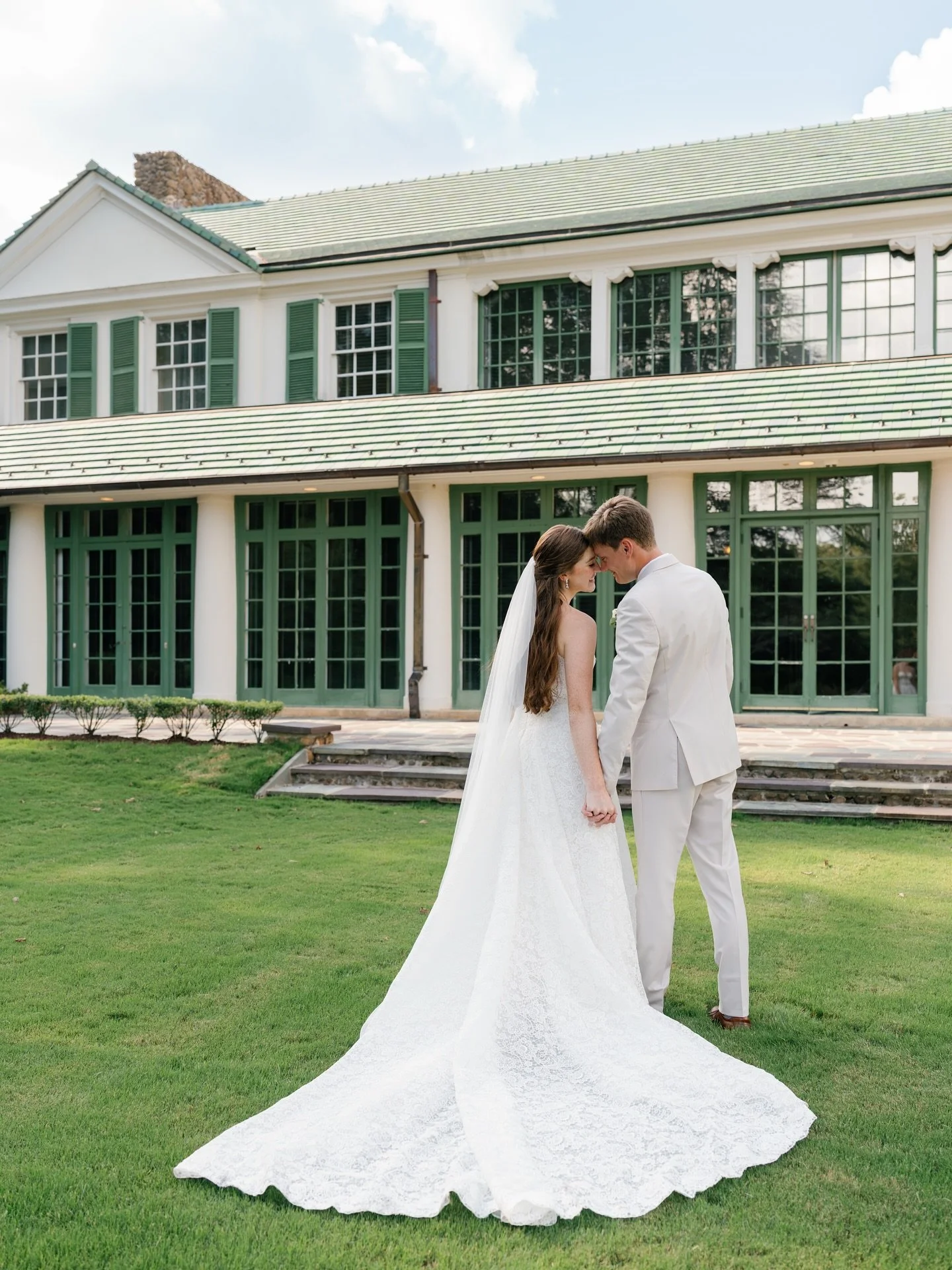 One thing I want every couple to know: As your photographer, I&rsquo;m here to protect your experience, whether it&rsquo;s your engagement session or your wedding day. 

Let me explain what that means&hellip; 

I&rsquo;ll never force you into a pose 