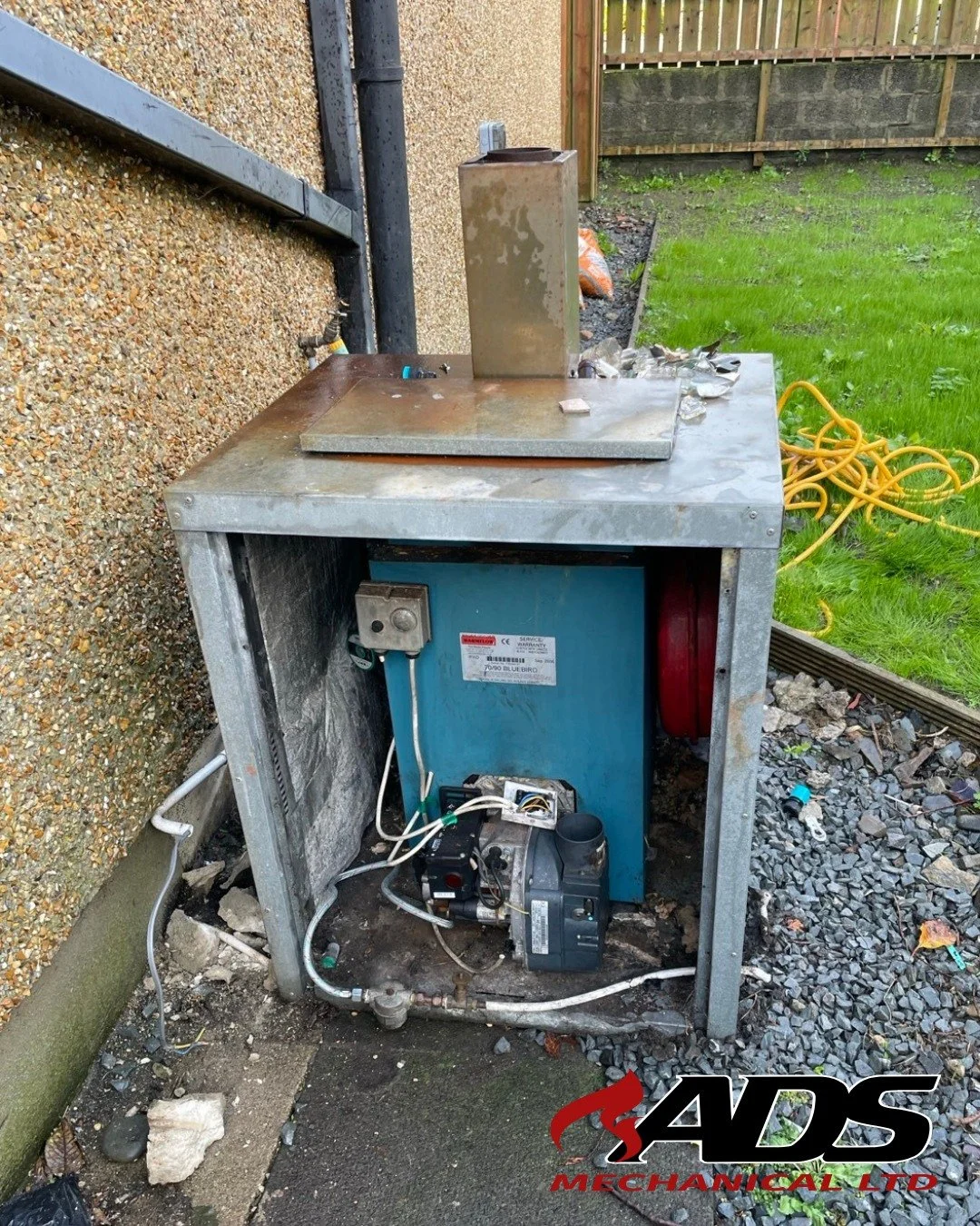 🚿🔥 Another happy customer! Last week we completed an oil-to-oil boiler swap &ndash; taking out the old inefficient unit and replacing it with a brand-new, high-efficiency model.

👉 Benefits for the homeowner:
✅ Lower fuel bills
✅ More reliable hea