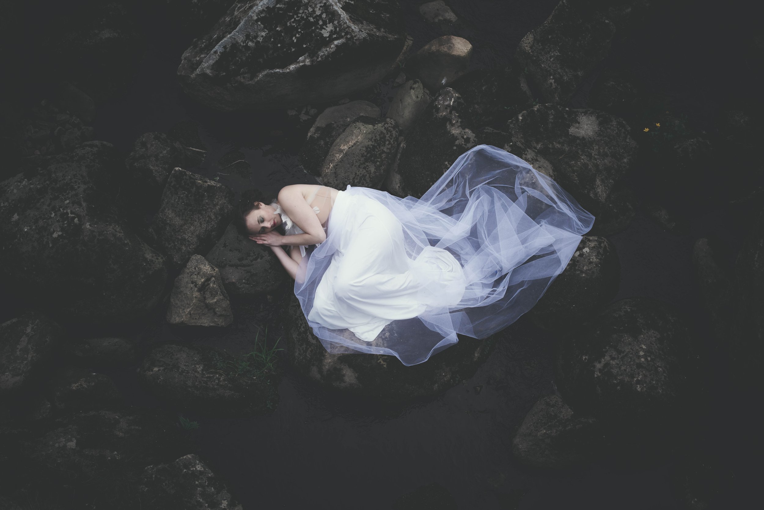 Turvapaikka - kehotietoisen levähtämisen työpaja / Hanna Ojala