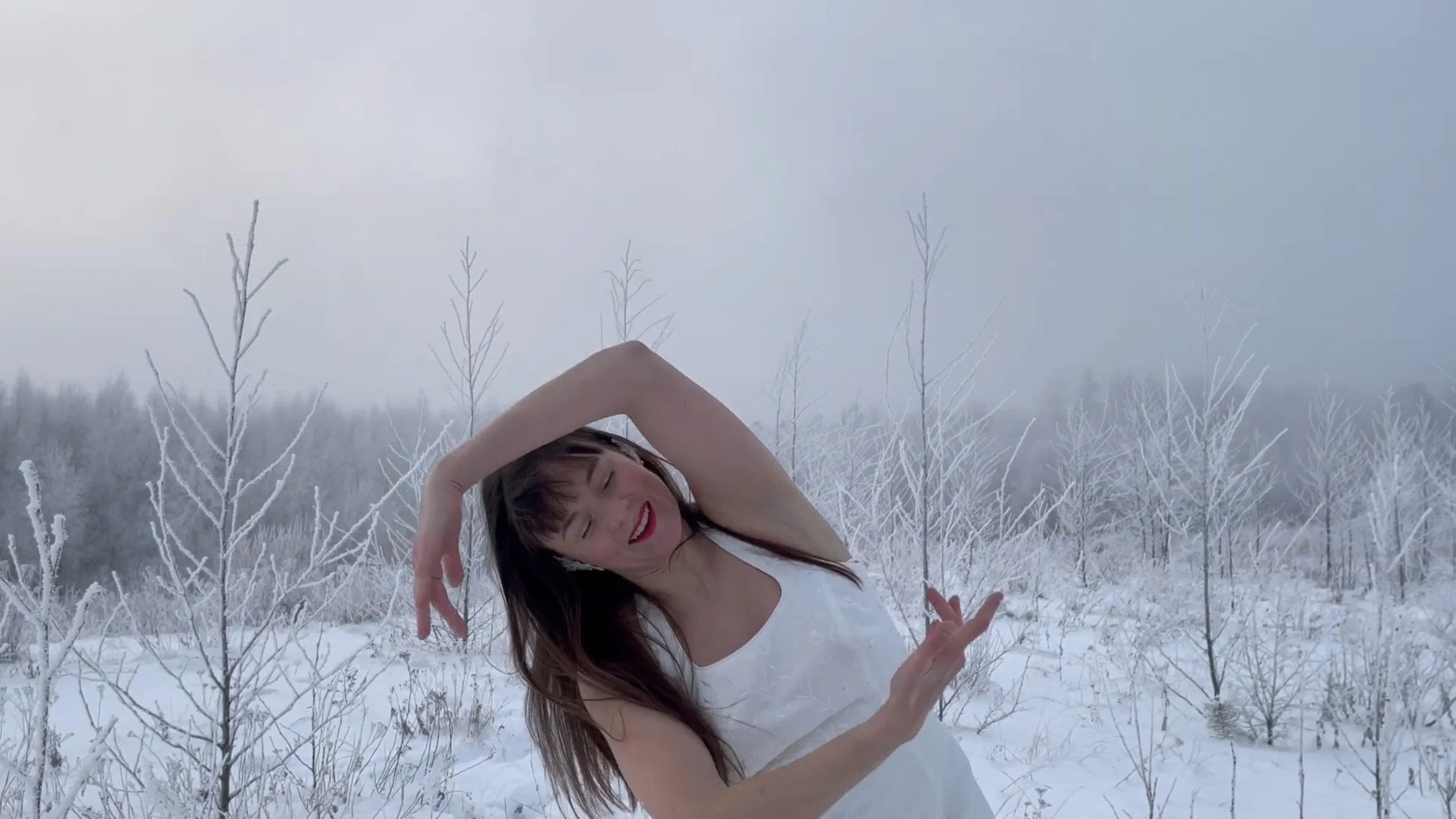 Sielun liikekuvia - kehotietoisen tanssin syväsukellus -työpaja / Hanna Ojala 