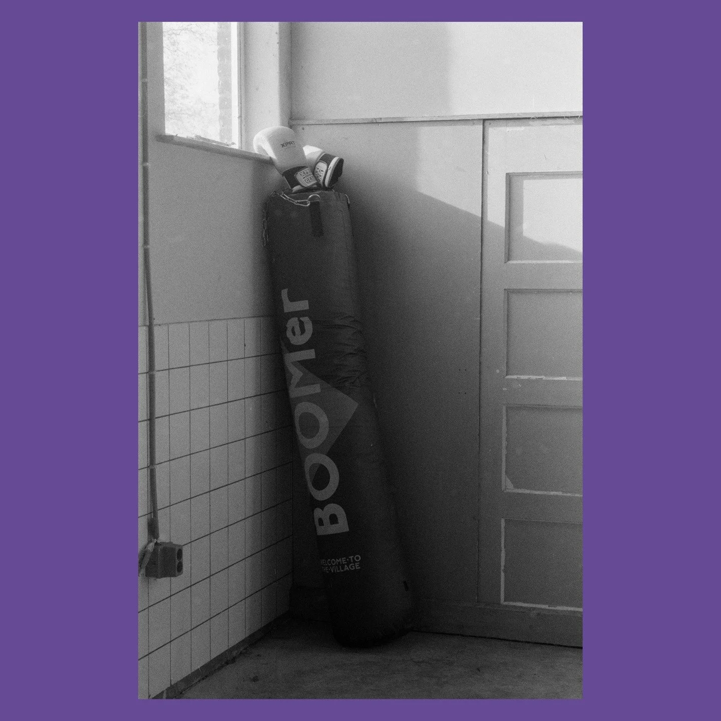 in deze wereld van verwondering en schoonheid zoek ik mijn plek, mijn taak, mijn werk, mijn thuis. Sinds het stoppen van @villagefestival heb ik me niet meer zo thuis gevoeld als in dat viezige, stoffige gezellige gebouw op de zwette en dat doet pijn