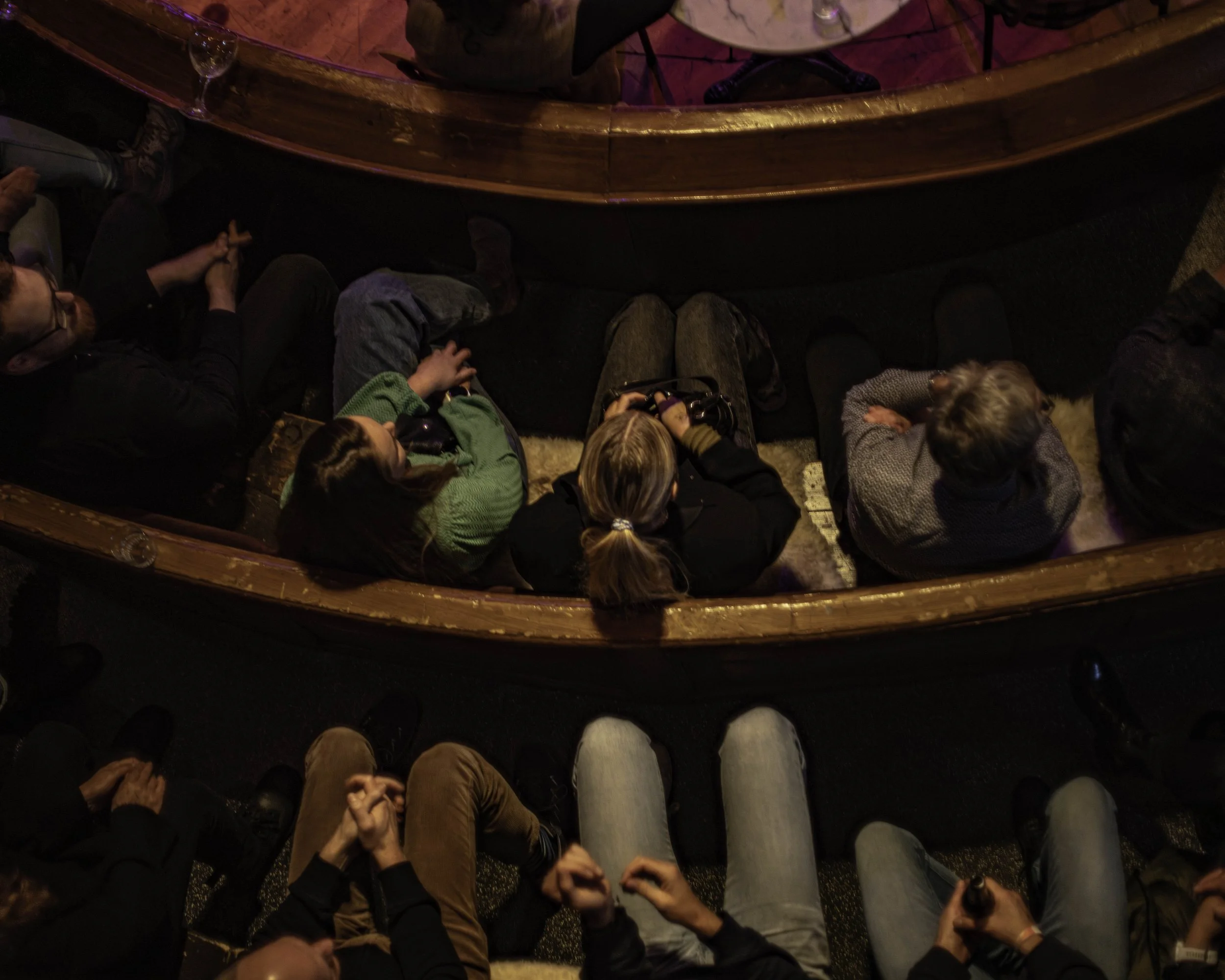 Gerben Vernhout-Sfeerfotos-Premiëre Douwe Dijkstra-12 dates 13 ongelukken-Podium Explore-DSC0940136.JPG