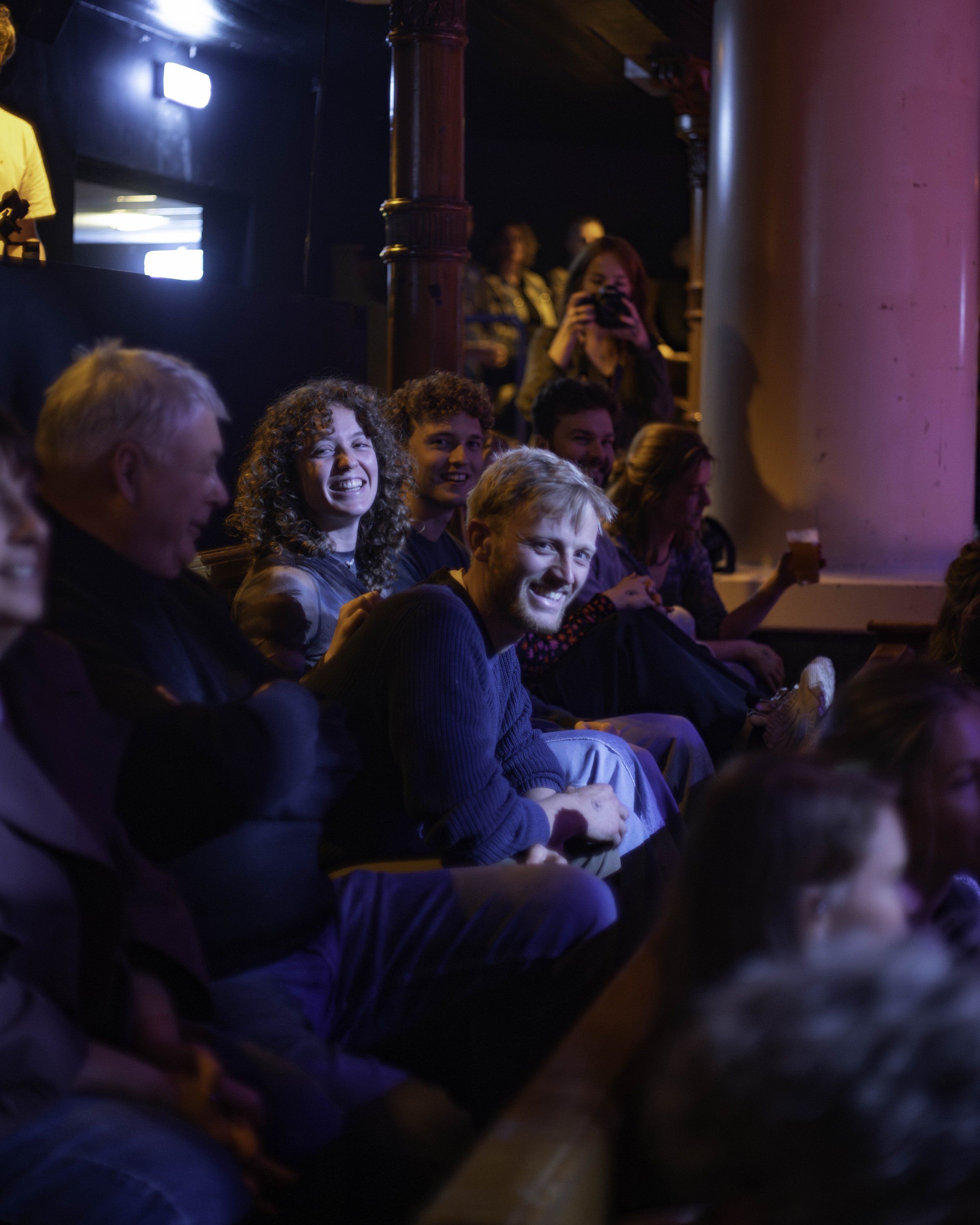 Gerben Vernhout-Sfeerfotos-Premiëre Douwe Dijkstra-12 dates 13 ongelukken-Podium Explore-DSC0921463.JPG