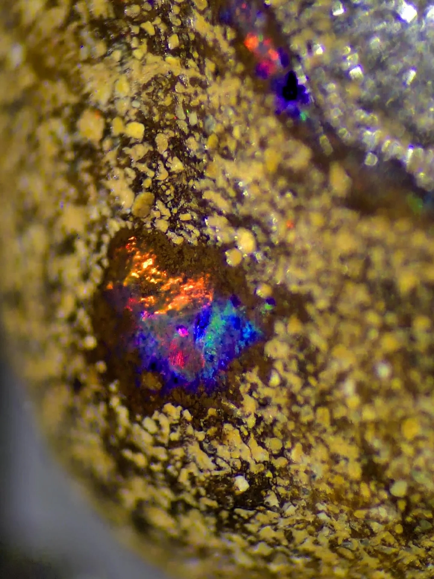 Boulder Australian Opal perfection #opal #boulderopal #hobbylab #gemologist #gemology #hobby #gemidentification #gem #gemstone #cutgems #facetedgems #gemstoneslovers