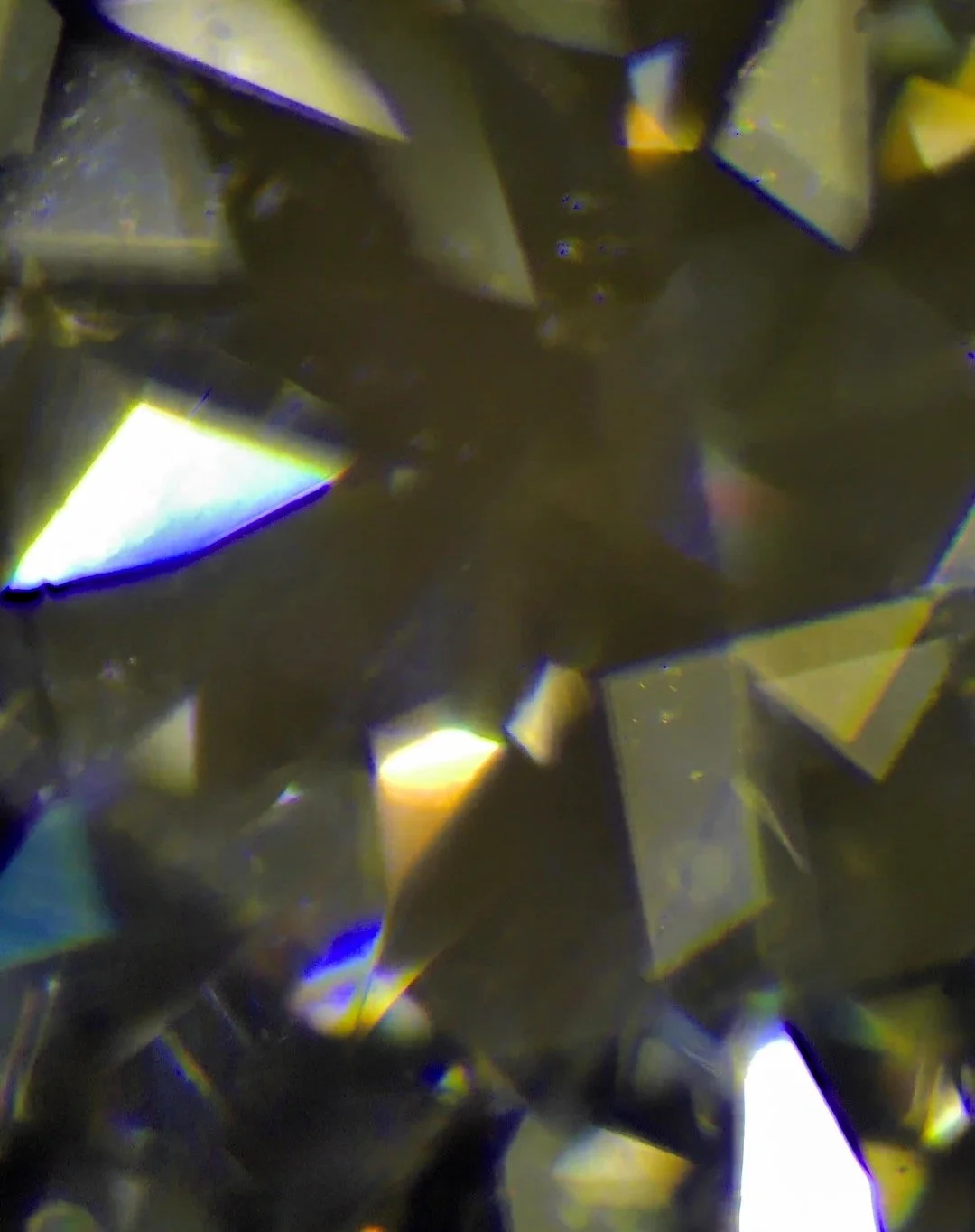 Synthetic moissanite, always looks "drunk", facets are doubled under the microscope. Not a diamond at all. #syntheticmoissanite #moissanite #hobbylab #gemologist #gemology #hobby #gemidentification #gem #gemstones #gems #gemstone #cutgems #