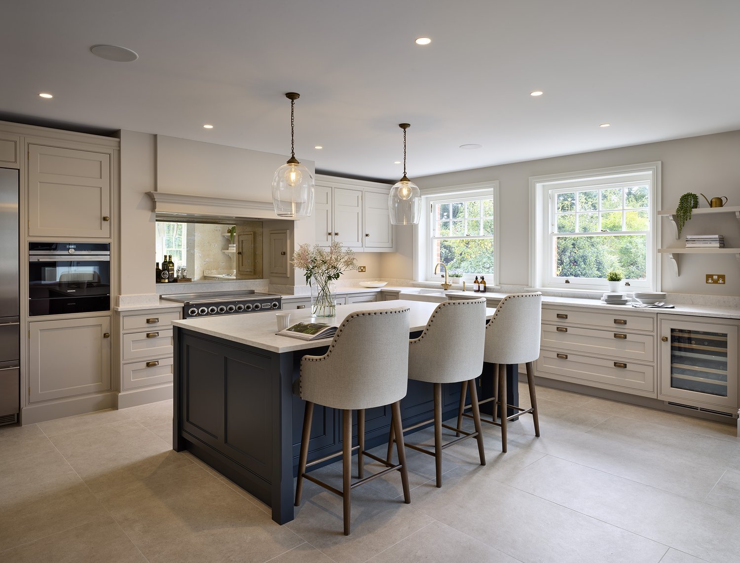4 ESSENTIAL KITCHEN ISLAND CONSIDERATIONS