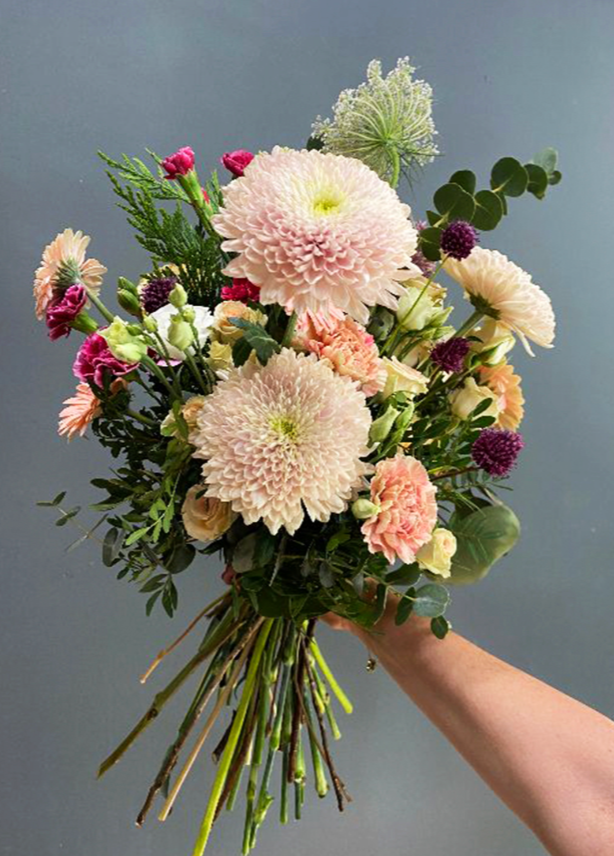 Flores, amor y una copa de Perrier-Jouët