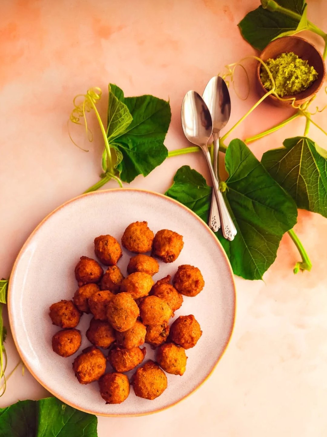 Dudhi Pakoda (Bottle Gourd Fritters)