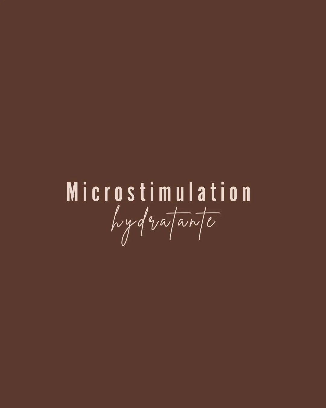 Peau qui tire ?
Inconfort, manque d&rsquo;&eacute;clat, sensation de s&eacute;cheresse&hellip;
Et si ta peau essayait simplement de te parler ? ✨
En hiver, le teint devient plus terne et la peau peut manquer de confort.
La microstimulation hydratante