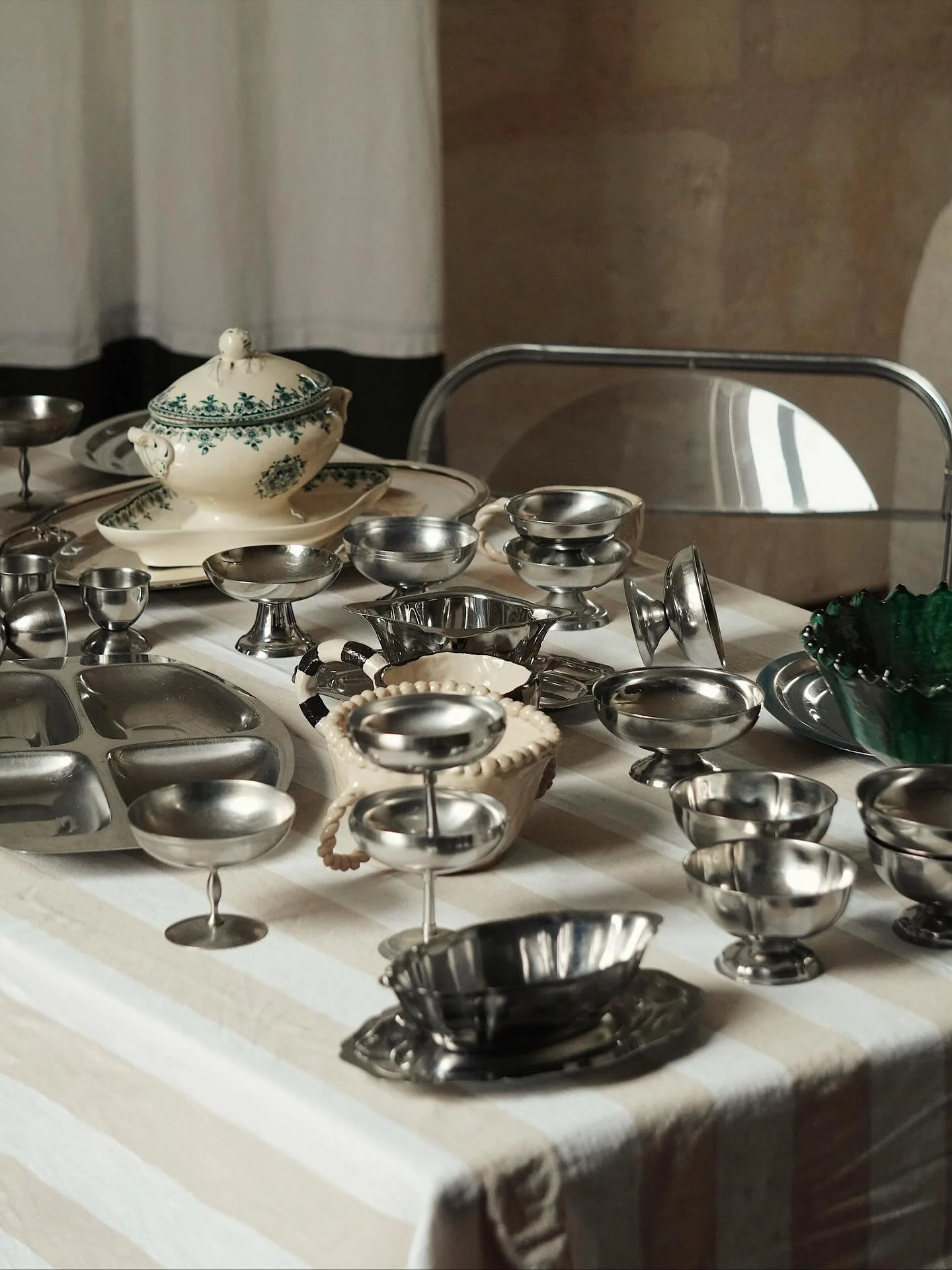 L&rsquo;ART DE LA TABLE 🍴

Chez Bonne Ch&egrave;re, nous chinons la vaisselle pour de jolies table uniques !