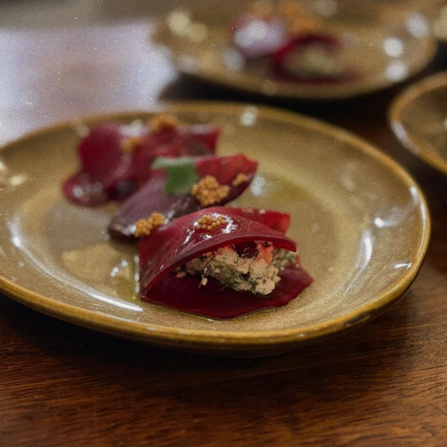 Une parenth&egrave;se hors du temps ☀️

Cinq jours &agrave; @villa_la_tosca, baign&eacute;s de calme, de lumi&egrave;re et de belles &eacute;nergies.
Une retraite de yoga imagin&eacute;e par @mathieuboldronyoga pour commencer la nouvelle ann&eacute;e