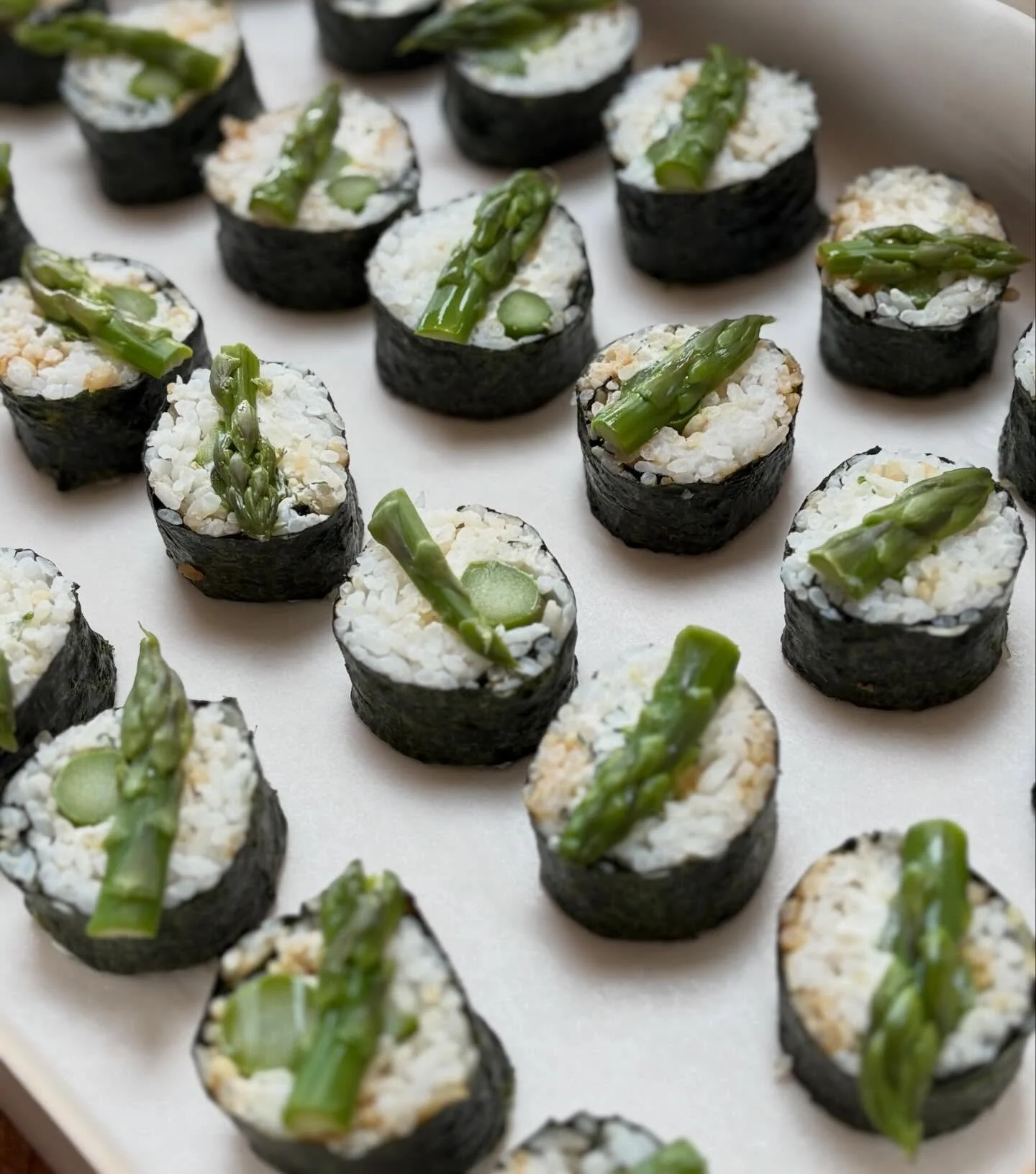 Bouch&eacute;e, maki aux asperges 🌿