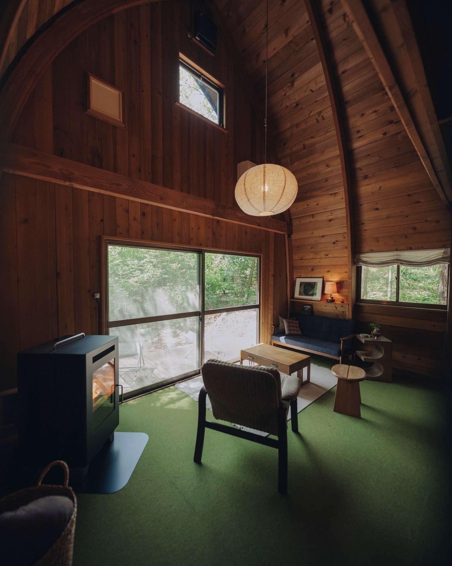 「ただいま」と言いたくなる場所。

安曇野の深い森の中に佇むログハウス、Mine。

都会の喧騒を忘れて、木の温もりに沈み込む時間は、何よりのデトックスです。
暮らしに、もうひとつの居場所を。

#HYAKKEIHanare #安曇野 #ログハウス #ワーケーション #隠れ家宿