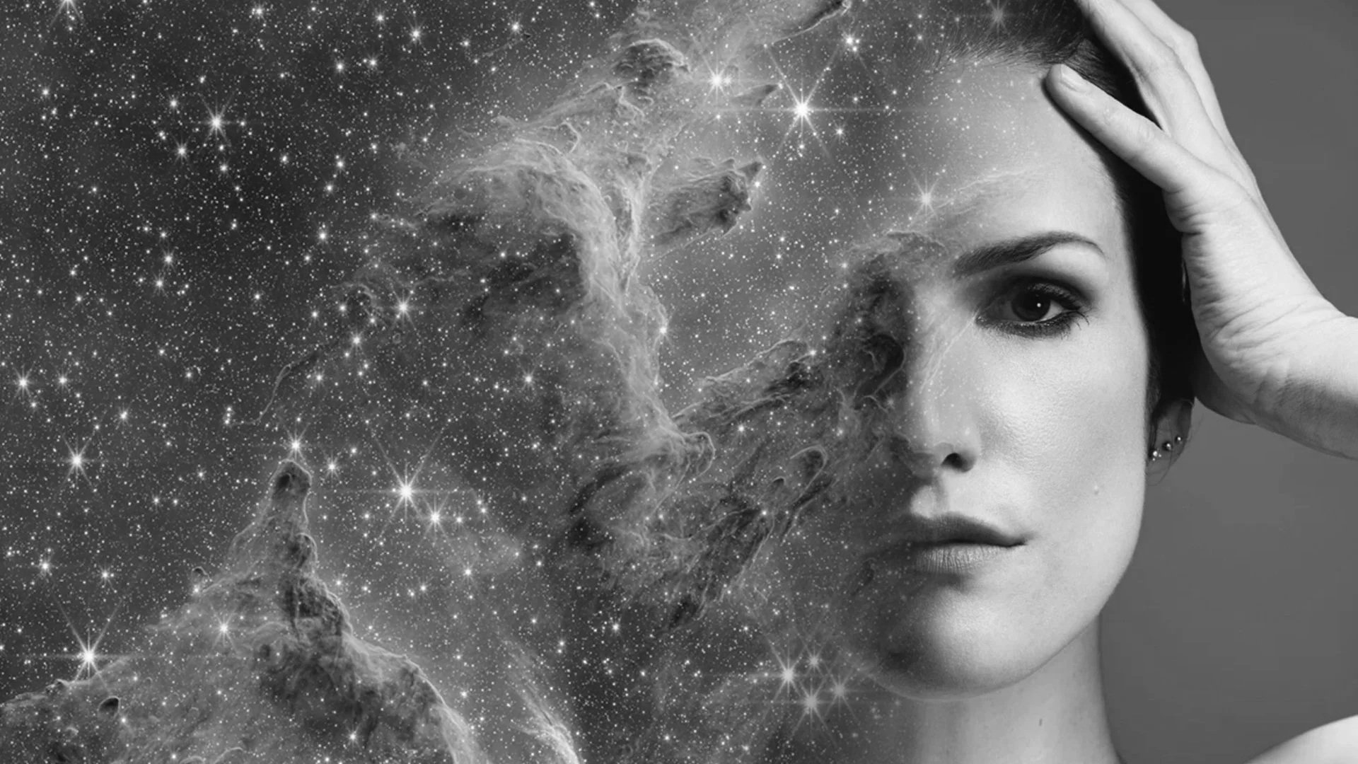 NEBULAE | Harpe, cosmos et drôleries