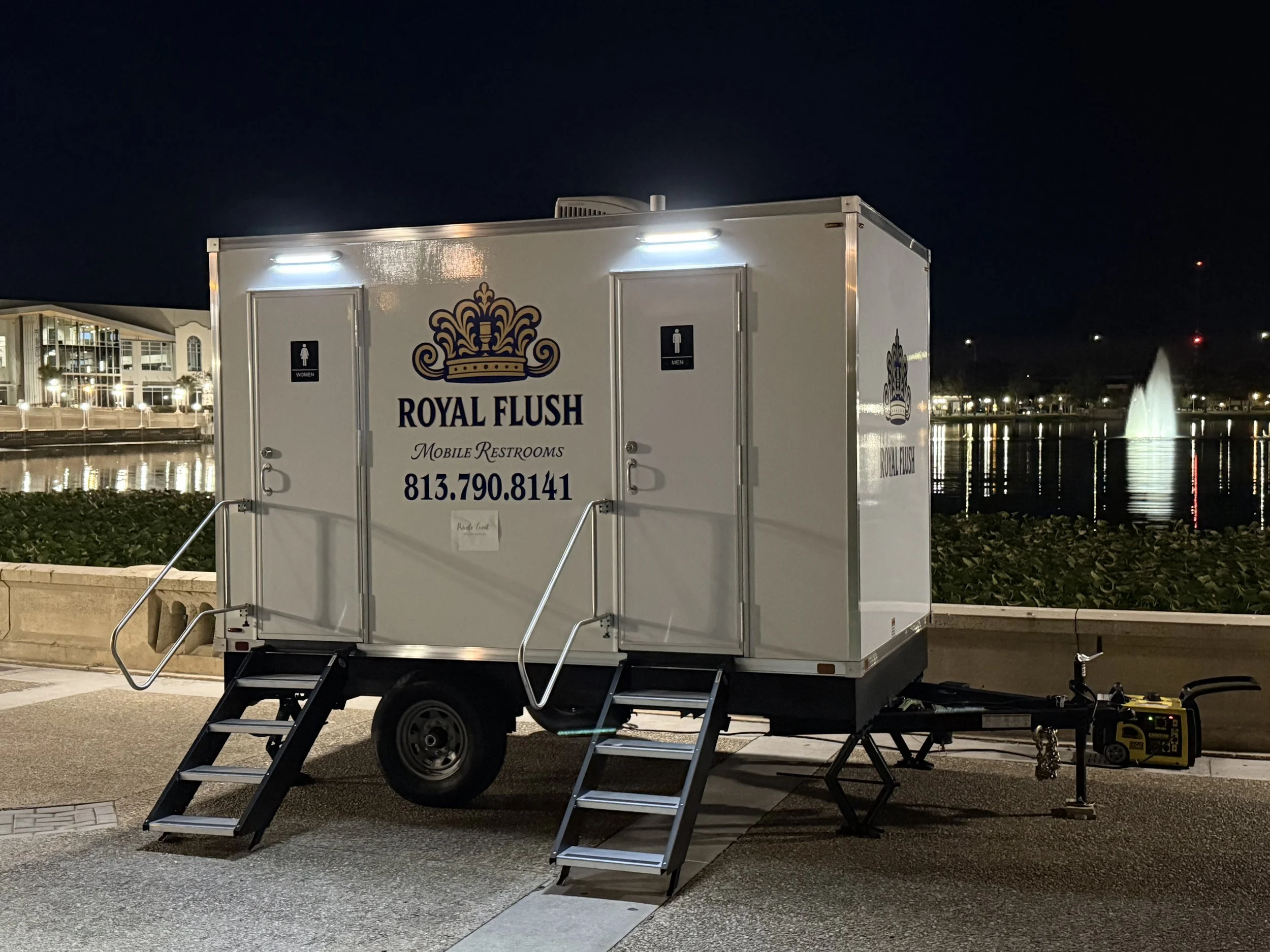 Lake Mirror downtown Lakeland Florida, generator ran luxury restroom trailer. 11.1.2025