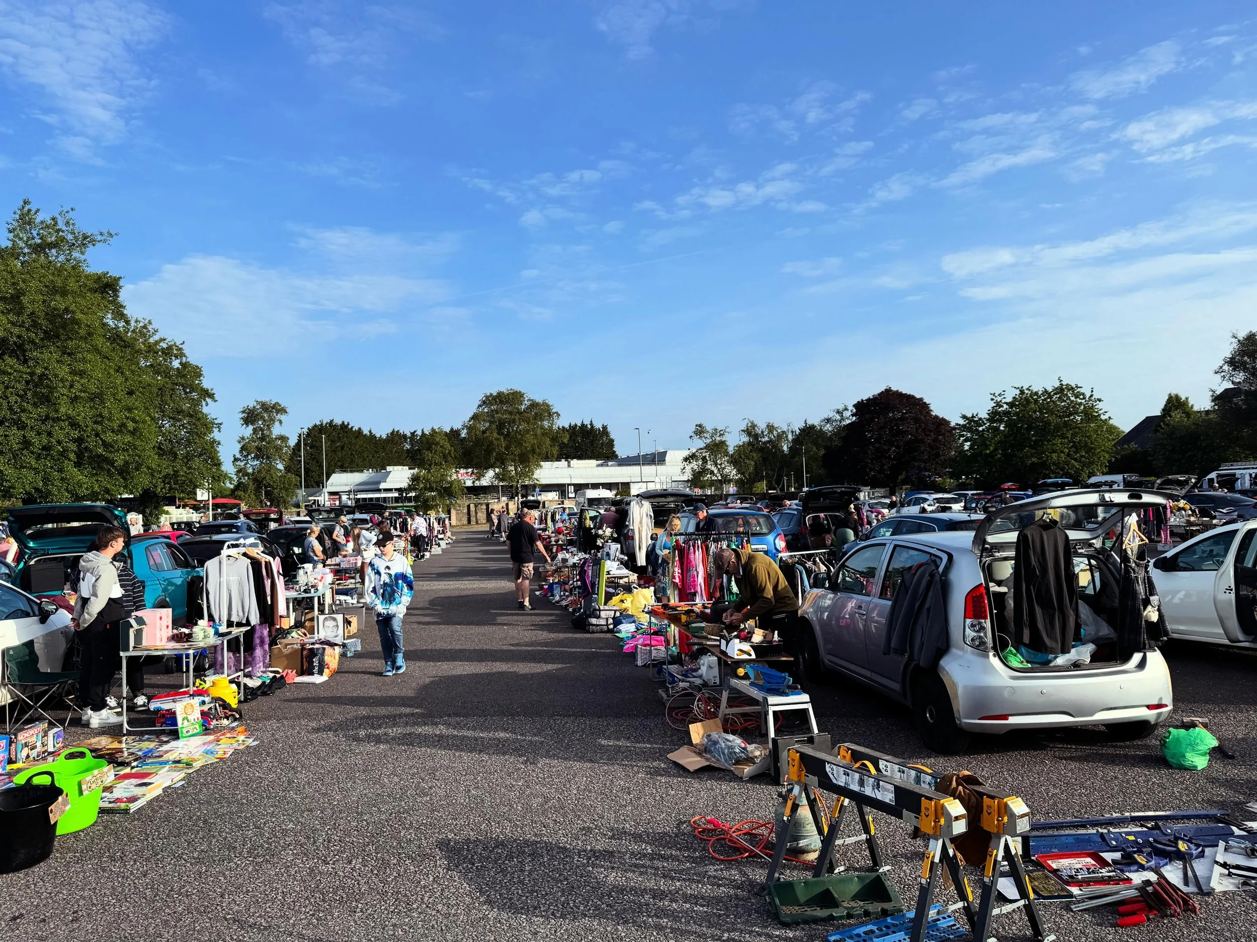 🚗Sellers have been arriving and we will be open to buyers at 7.30am. 

We are here until 12 so do come down to have a rummage at the first Car Boot Sale here at the racecourse for quite a few years. 

Please remember to park onsite to be respectful 