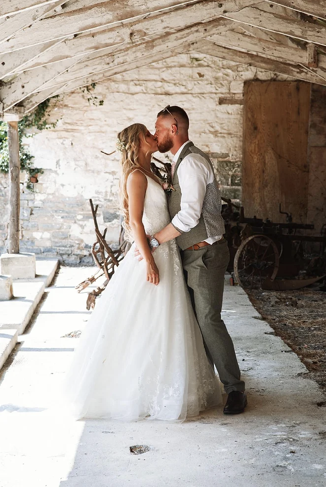 Paris & Rees - Diaryhouse farm barn weddings | Somerset