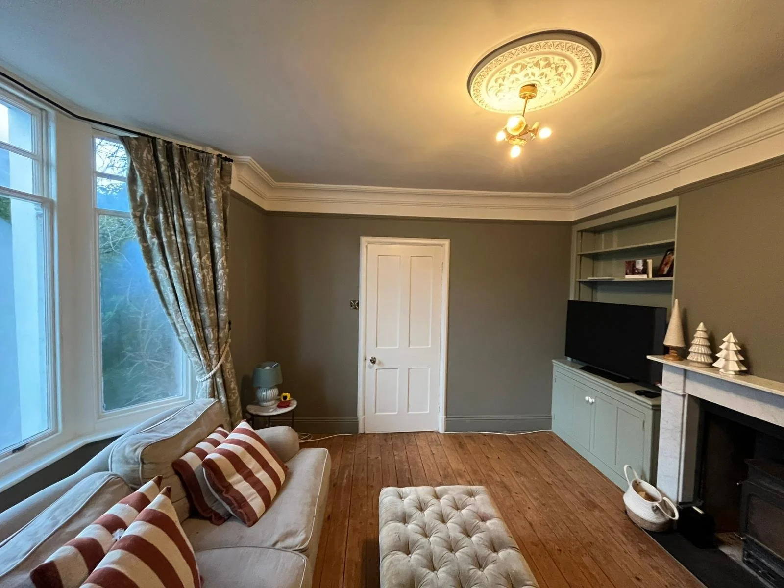 decorator in Essex Stansted. home painting services. 