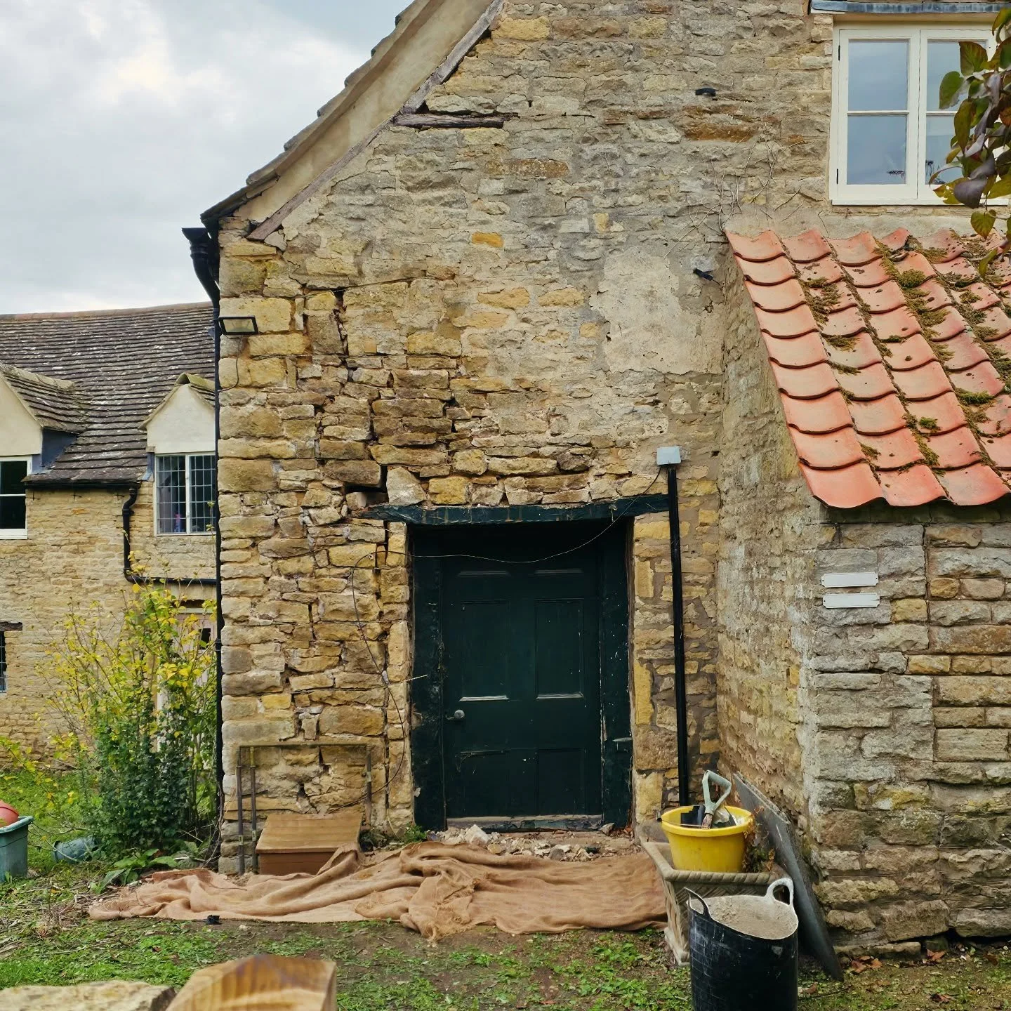 Giving another ex estate owned cottage some attention. Beautiful house.