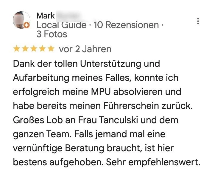 Bewertung und Lob für einen Führerschein- oder MPU-Kurs, geschrieben auf einem digitalen Gerät, von einer Person namens Mark