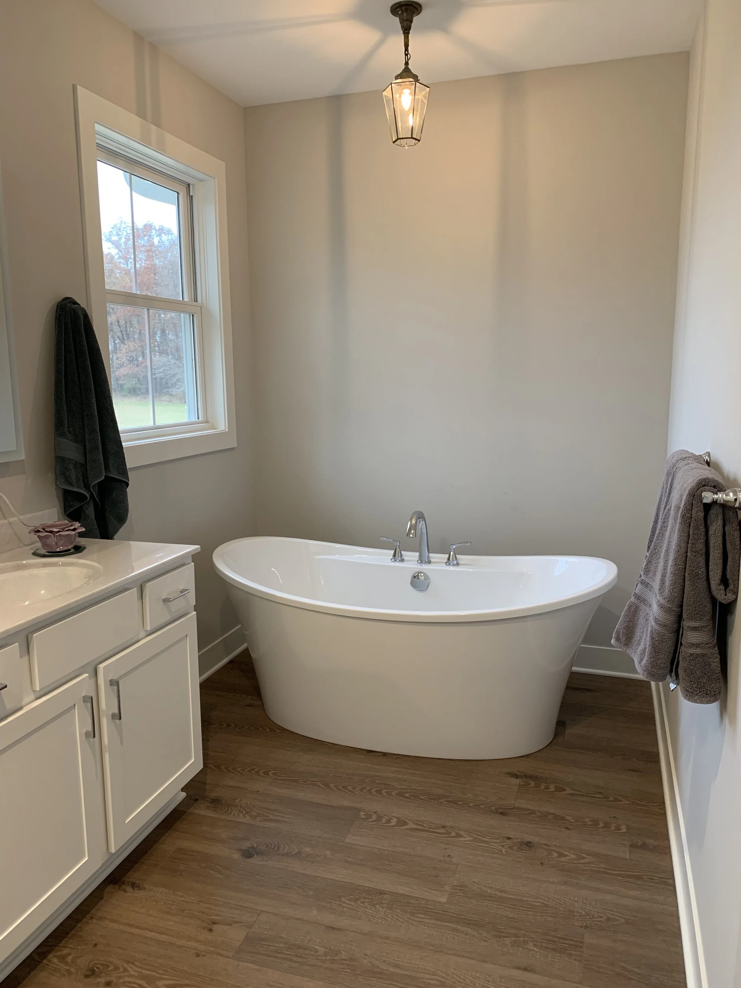 Master Bathroom Tub2.jpg