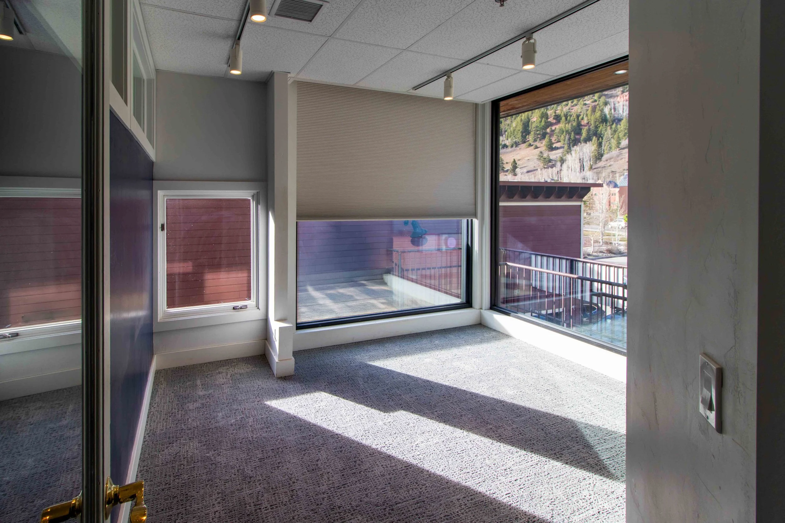 telluride-privateoffice2-1.jpg