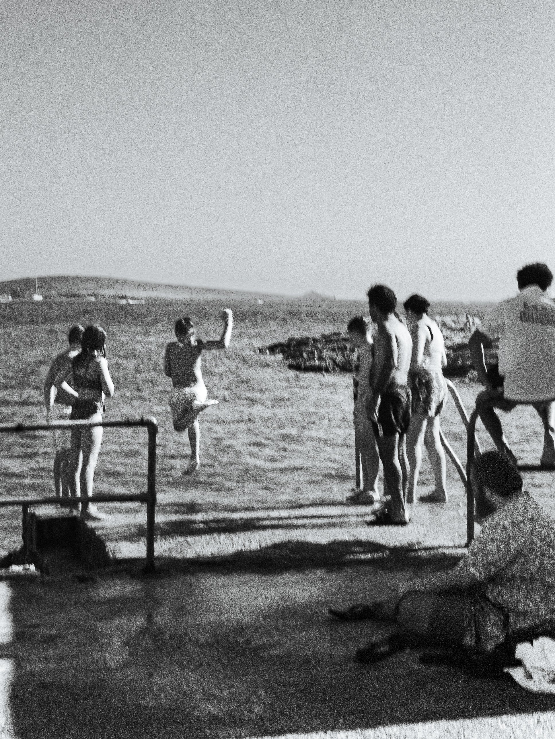 000143940025-4.jpg