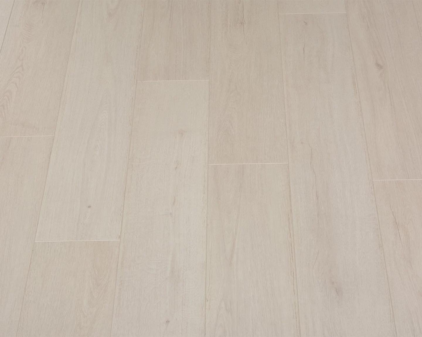 Can you believe this is waterproof laminate wood flooring? 

Better than LVP &mdash; it's 4x stronger and can even handle steam mopping! 💪✨

Upgrade your space with durability and style that lasts. Come visit FC Design Center to check out the best s