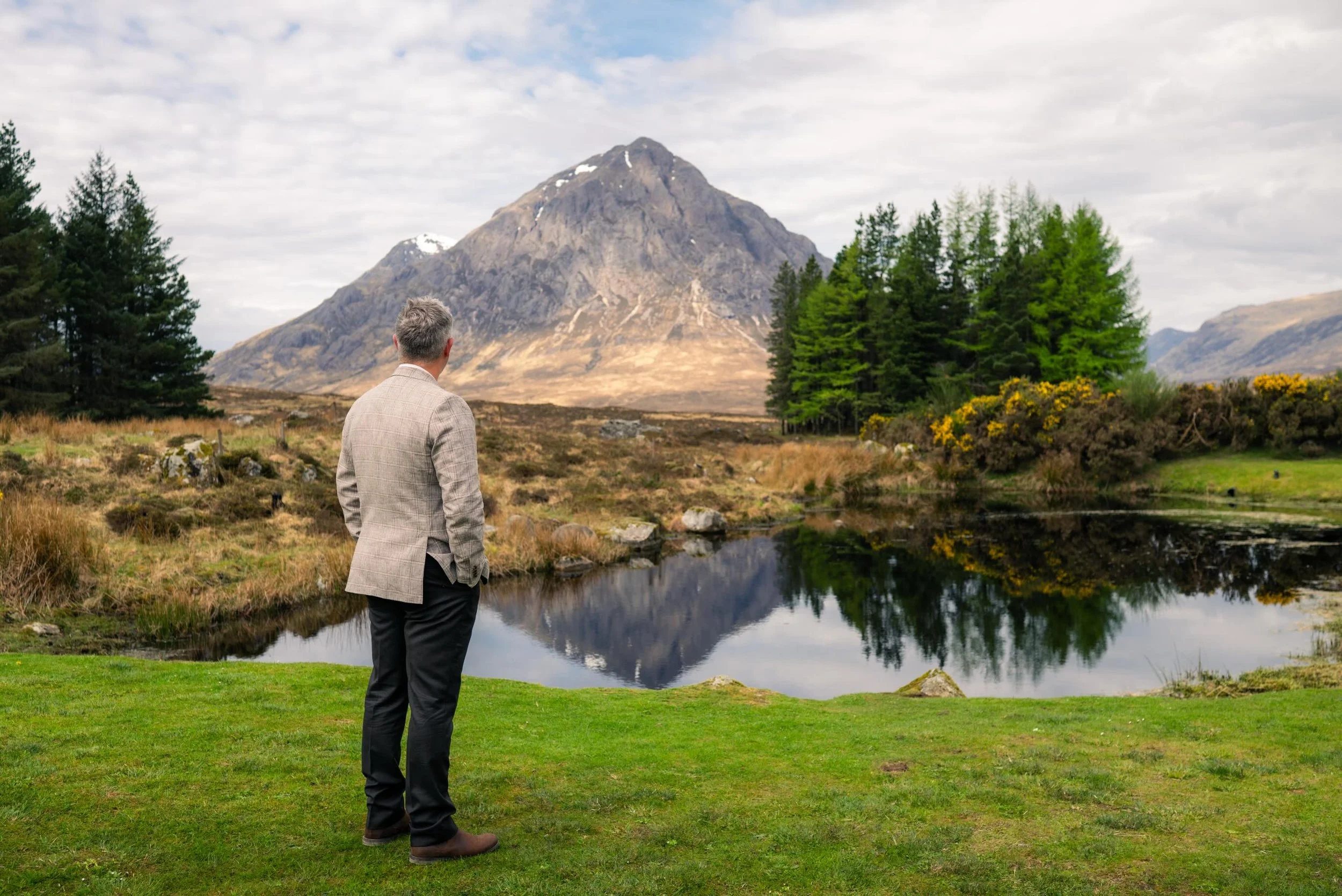 What a beautiful day in Glen Coe and Glen Etive. M and J had come all the way from New Zealand for their Scottish elopement, and couldn&rsquo;t have asked for a better day of sunshine, joy, and chilled vibes exploring the highlands. 

@lucyblackceleb