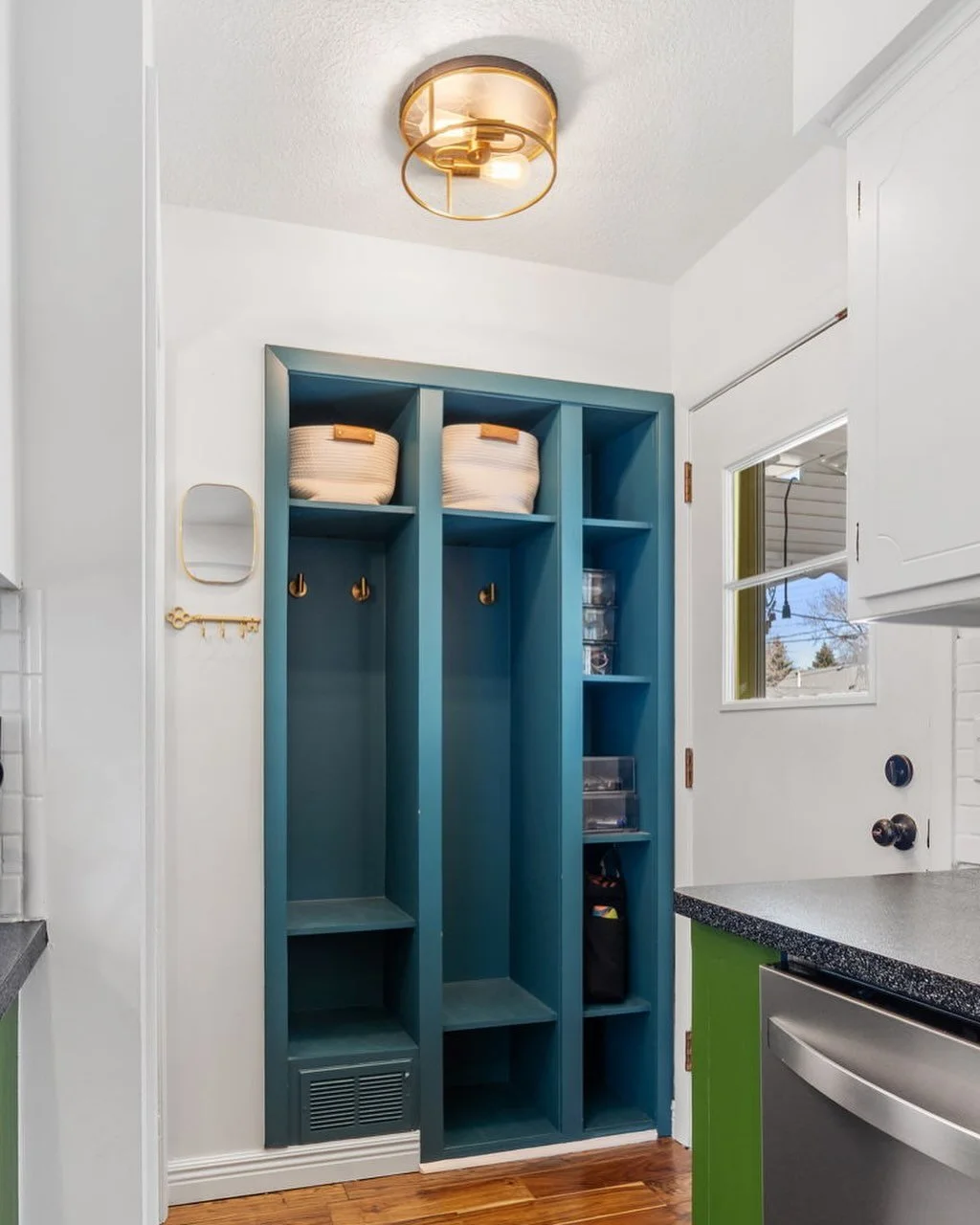 🔑 Just Closed | 3453 Johnson St NE 🏡💫

This one is extra special! Congratulations to our amazing sellers, friends, fellow business owners, and proud parents who brought two beautiful baby girls home to this house. ❤️

Thanks to a powerful combinat