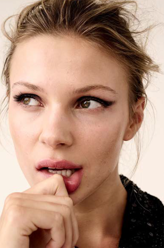 2024_1000-macys-fall-beauty-kate-powers-5-copy.png