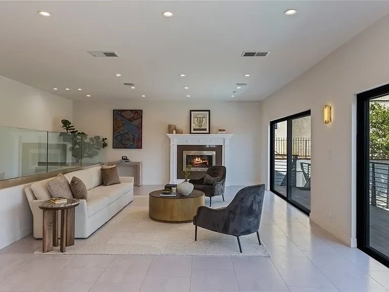 Contemporary Estate  |  Glendale